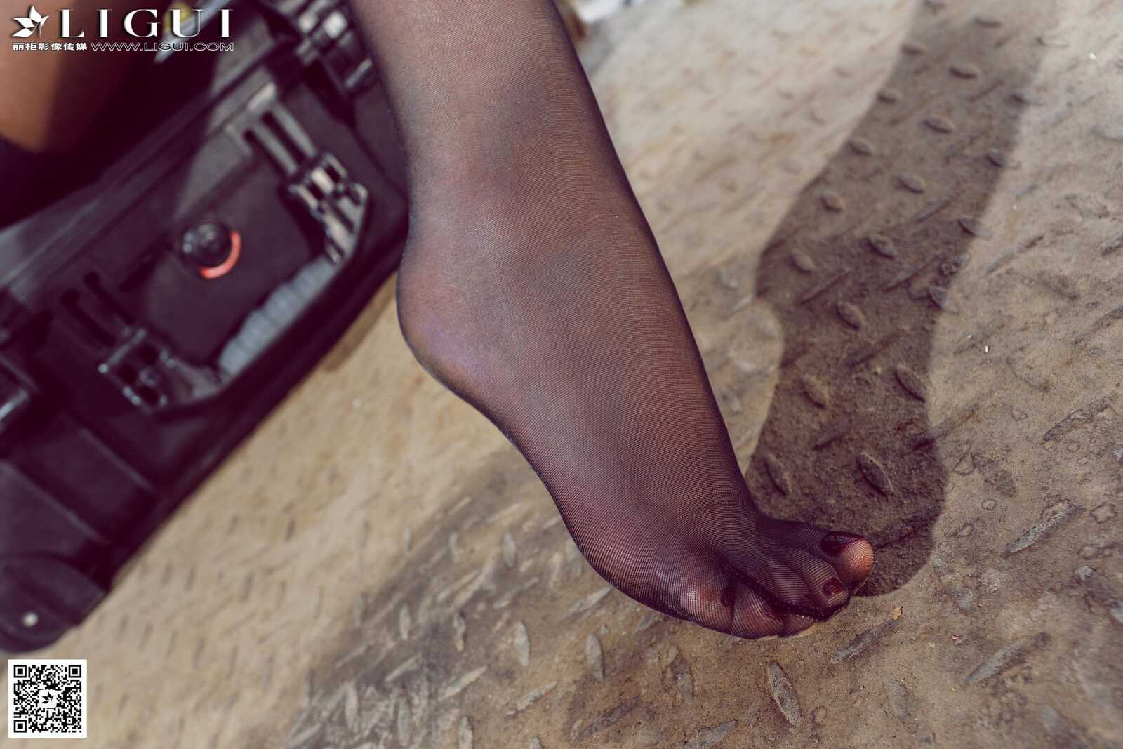 Model 佳怡《黑丝高跟女王外拍》上下全集 [丽柜第6张