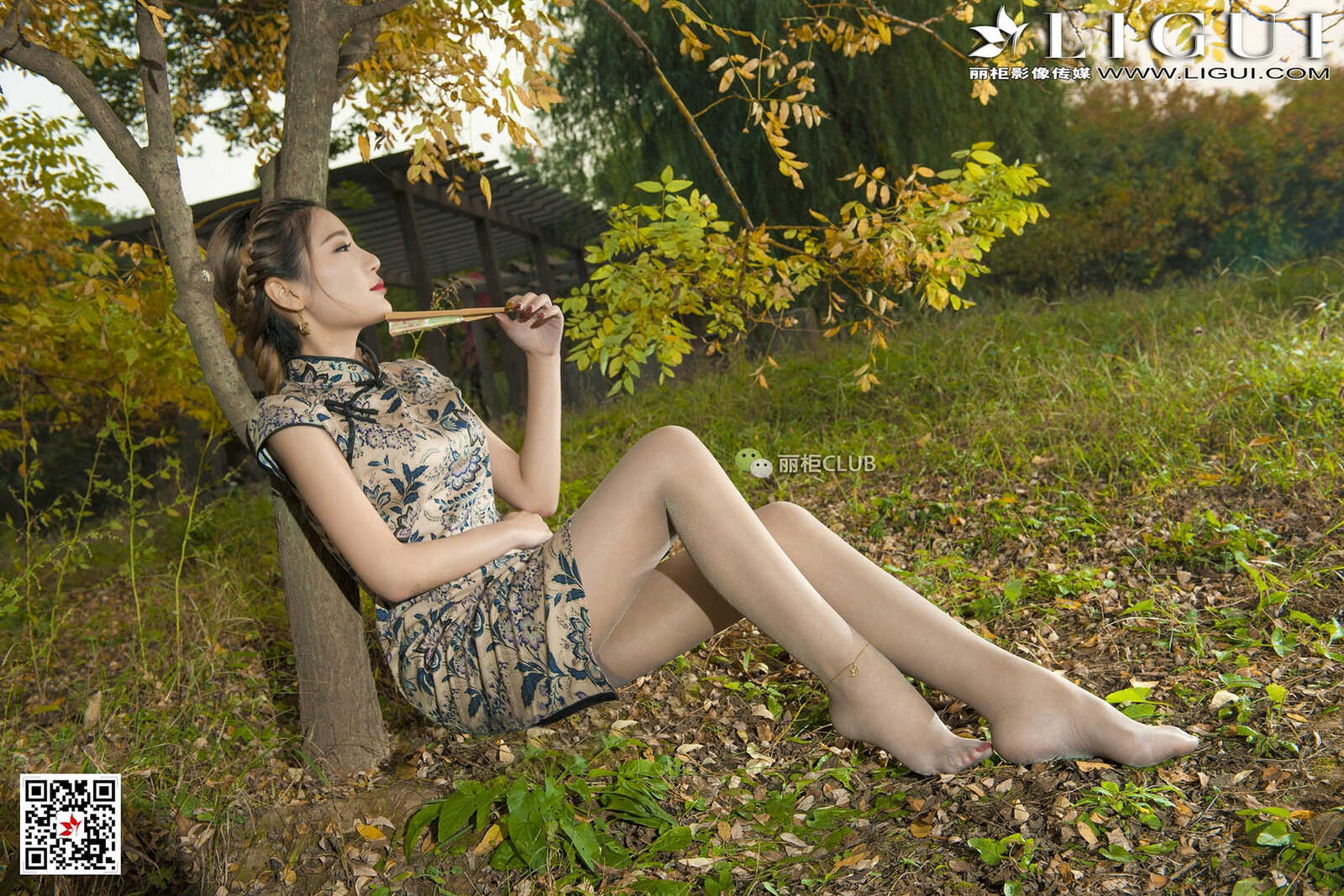 Model 悠悠《黄昏优雅旗袍唯美丝足》 [丽柜Ligui第11张