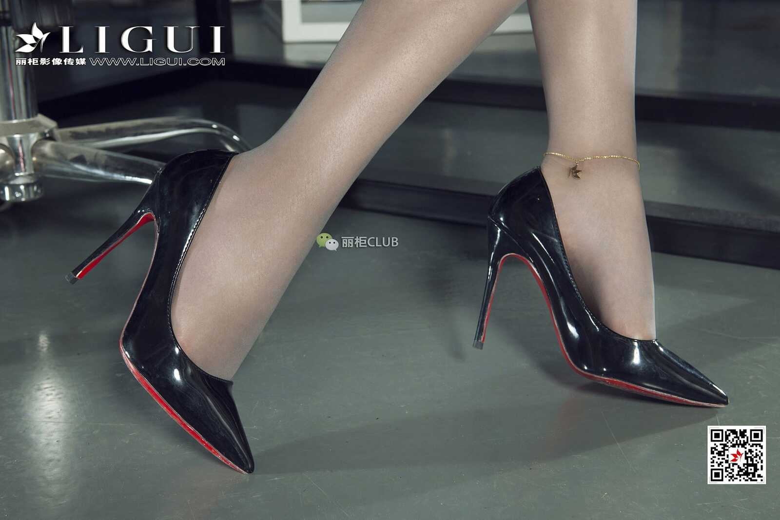 Model 一梦《办公室灰丝OL》 [丽柜Ligui] 写真集第10张