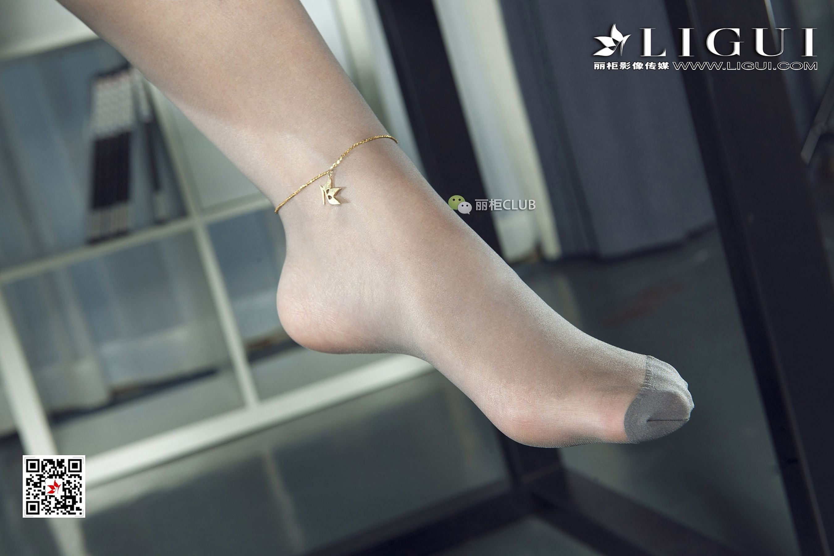 Model 一梦《办公室灰丝OL》 [丽柜Ligui] 写真集第2张