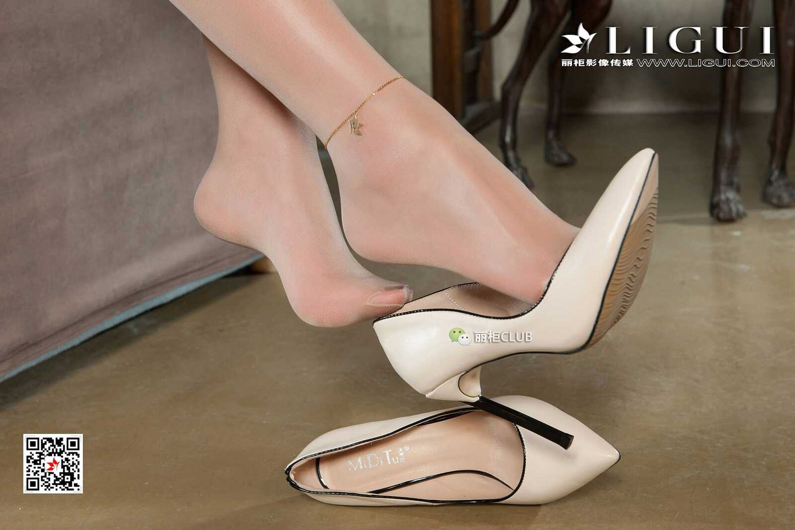Mode 腿模筱筱《白领肉丝美腿》 [丽柜Ligui] 写真集第10张