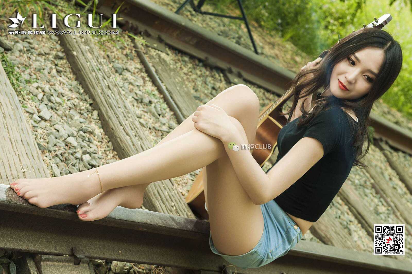 腿模小戈《文艺丝足少女》 [丽柜LIGUI] 美腿丝足第6张