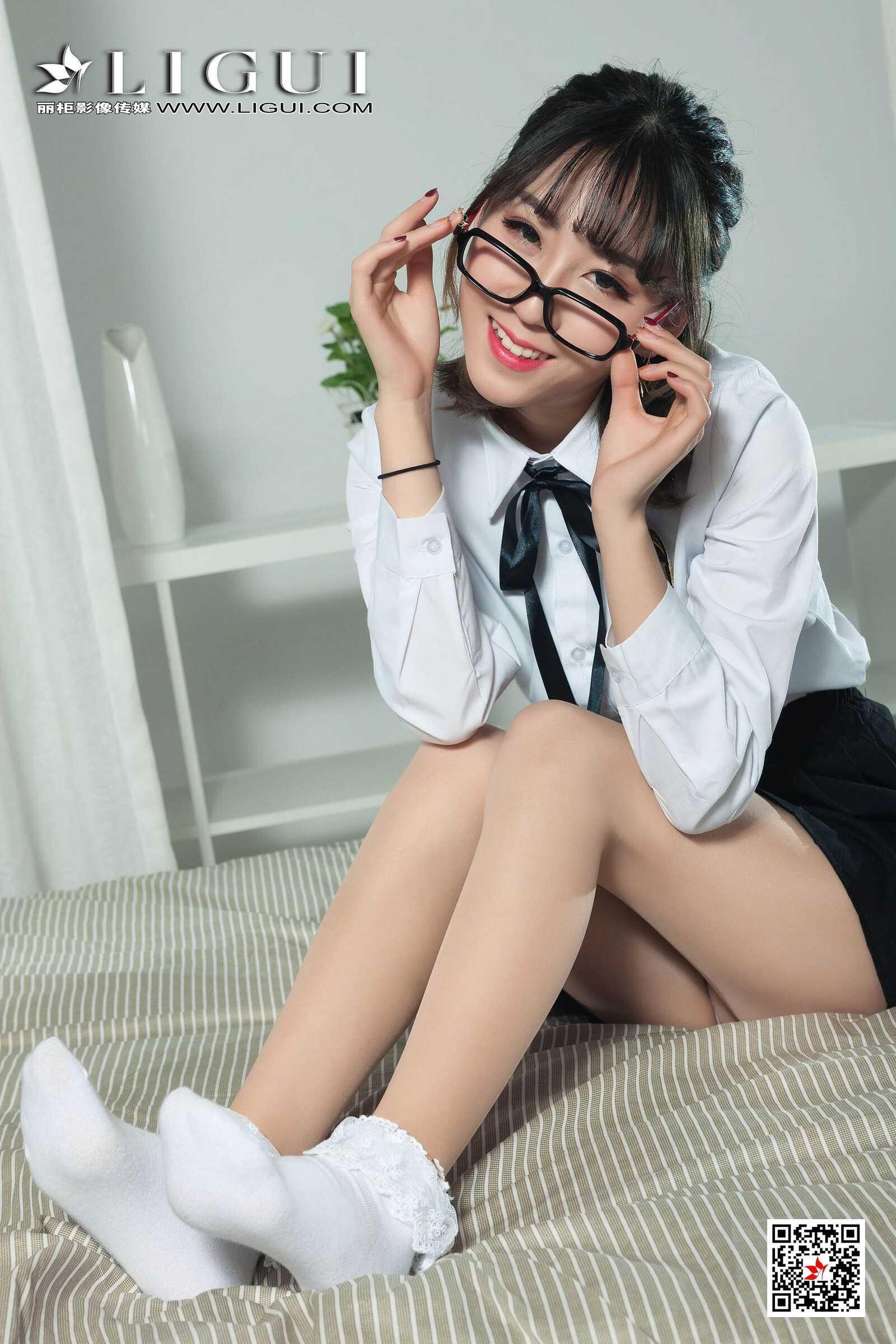 鱼妹《短筒袜玉足》[丽柜Ligui] 网络丽人 写真集第14张