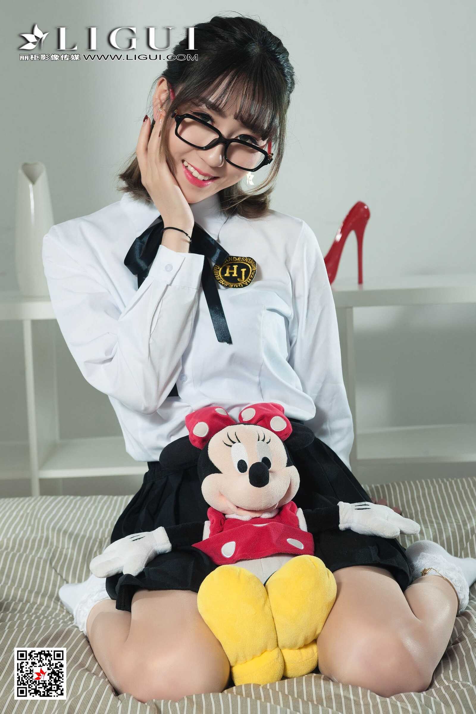 鱼妹《短筒袜玉足》[丽柜Ligui] 网络丽人 写真集第12张