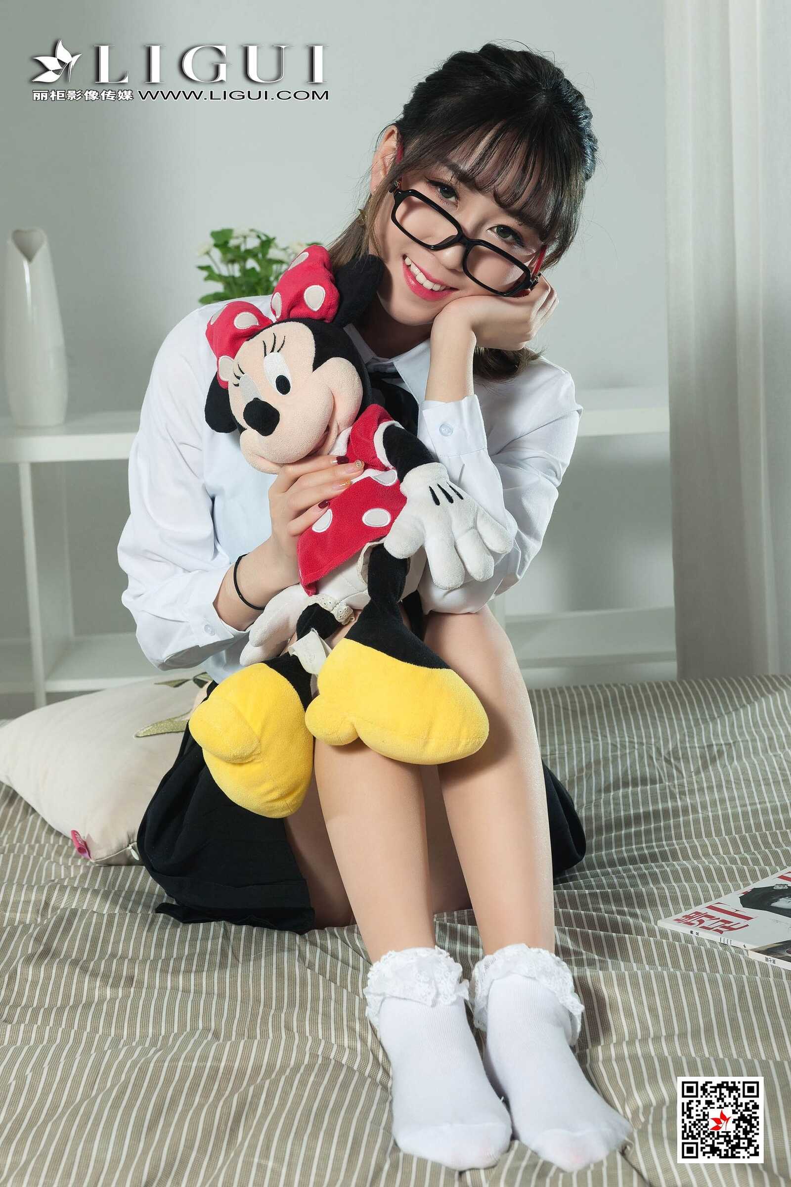 鱼妹《短筒袜玉足》[丽柜Ligui] 网络丽人 写真集第10张