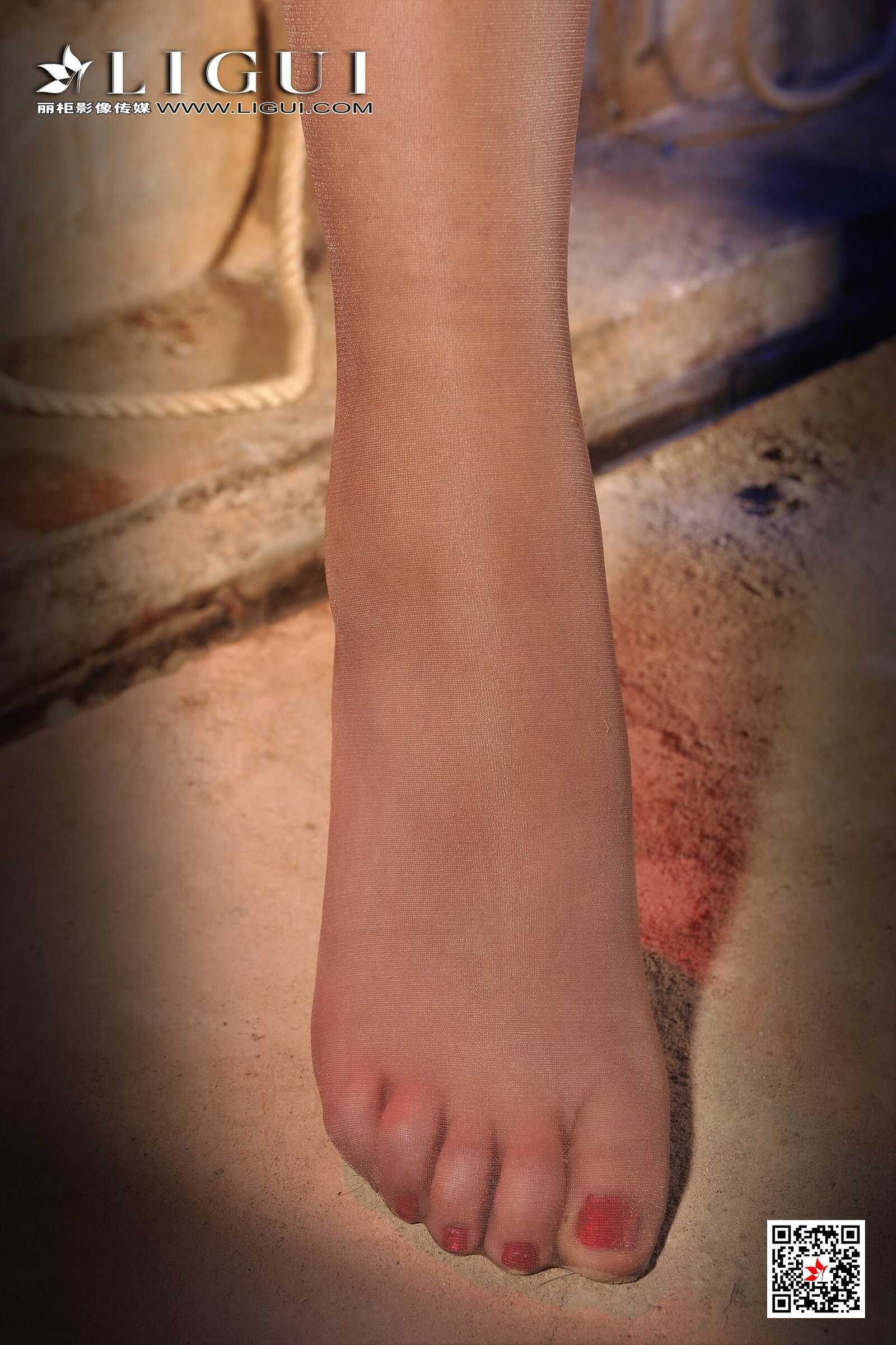 腿模Amily《肉丝袜绳艺捆绑》 [丽柜美束Ligui] 网络第14张