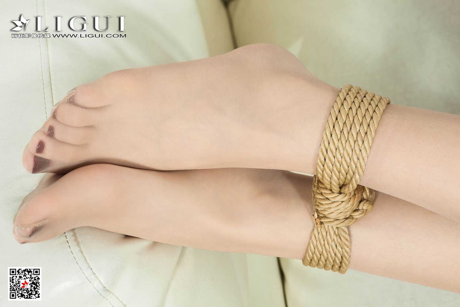 腿模Xilly《护士绳艺捆绑》 [丽柜美束Ligui] 写真集第1张