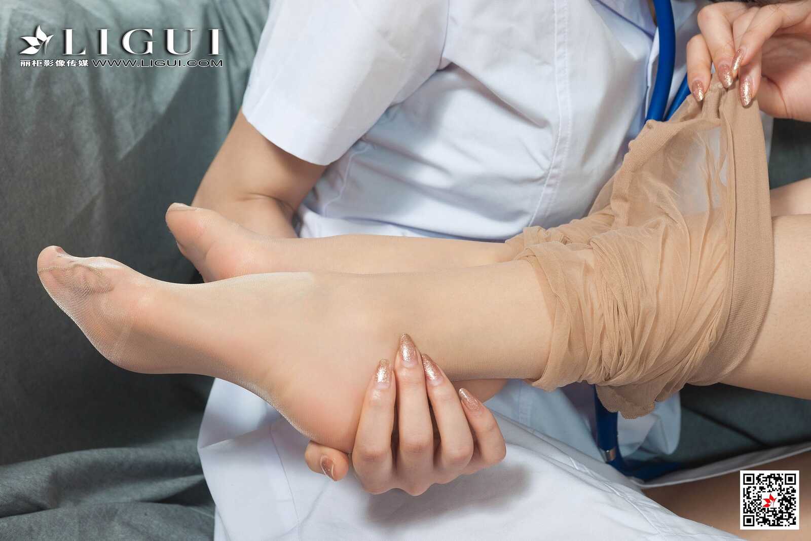 雪糕&amp;amp;兔子《医生与OL的丝袜故事》 [丽柜Ligu第3张