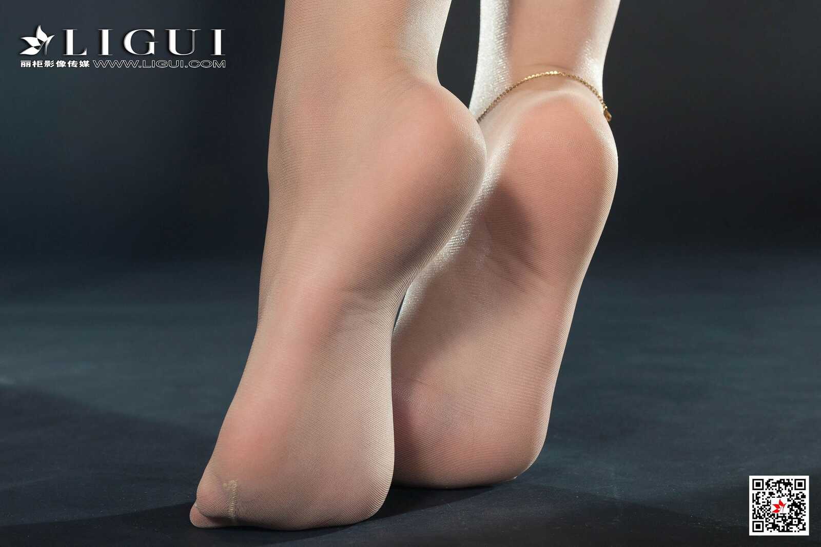 腿模伊《旗袍丝足》 [丽柜Ligui] 网络丽人 写真集第3张