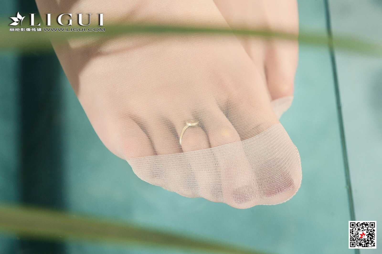 腿模若溪《肉丝袜OL丝足》 [丽柜Ligui] 写真集第6张
