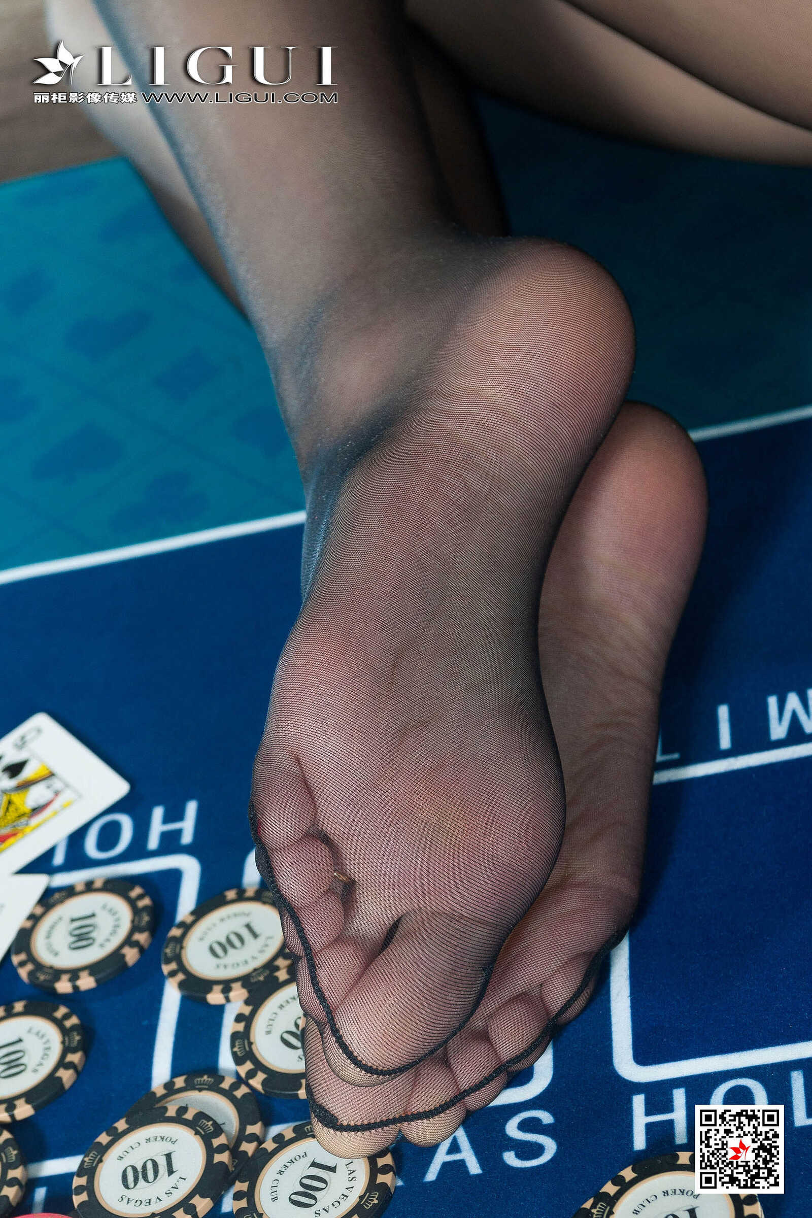 模特兔子《黑丝棋牌官》 [丽柜Ligui] 美腿丝足写第10张