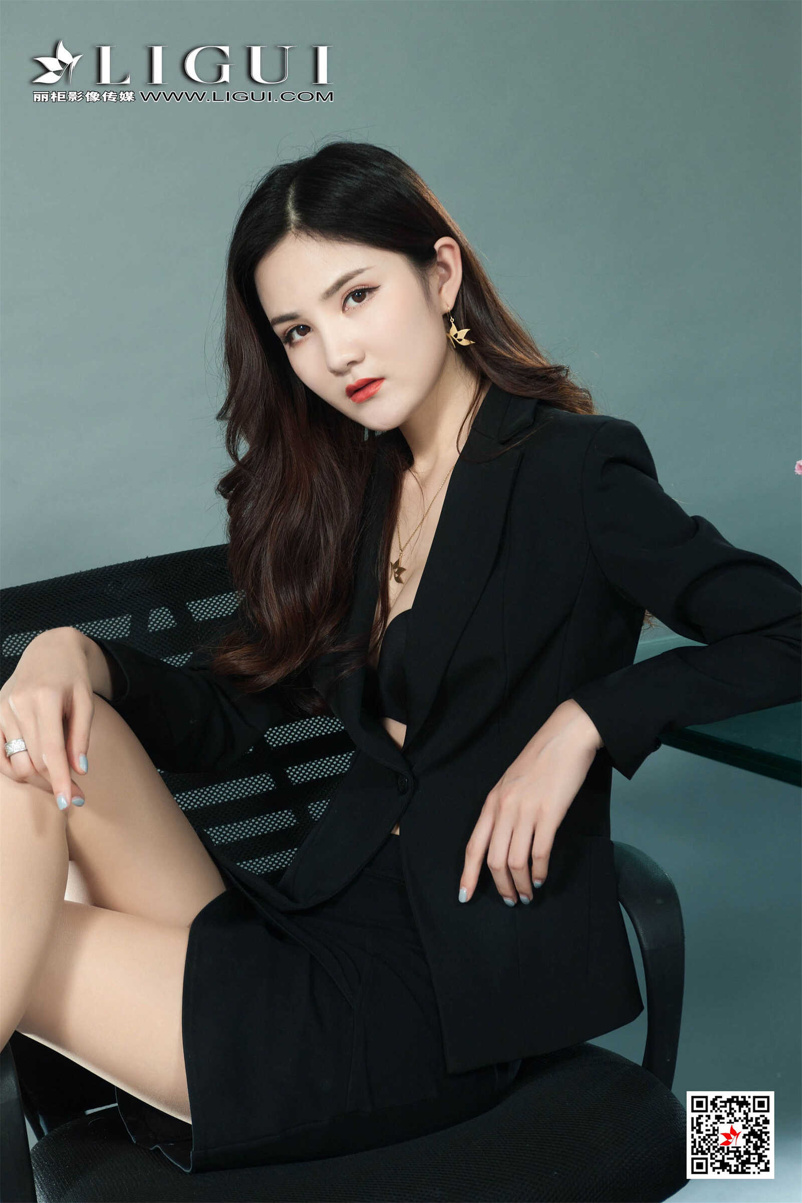 Model 安妮《白领OL丝足》 [丽柜LIGUI] 网络丽人 写第13张