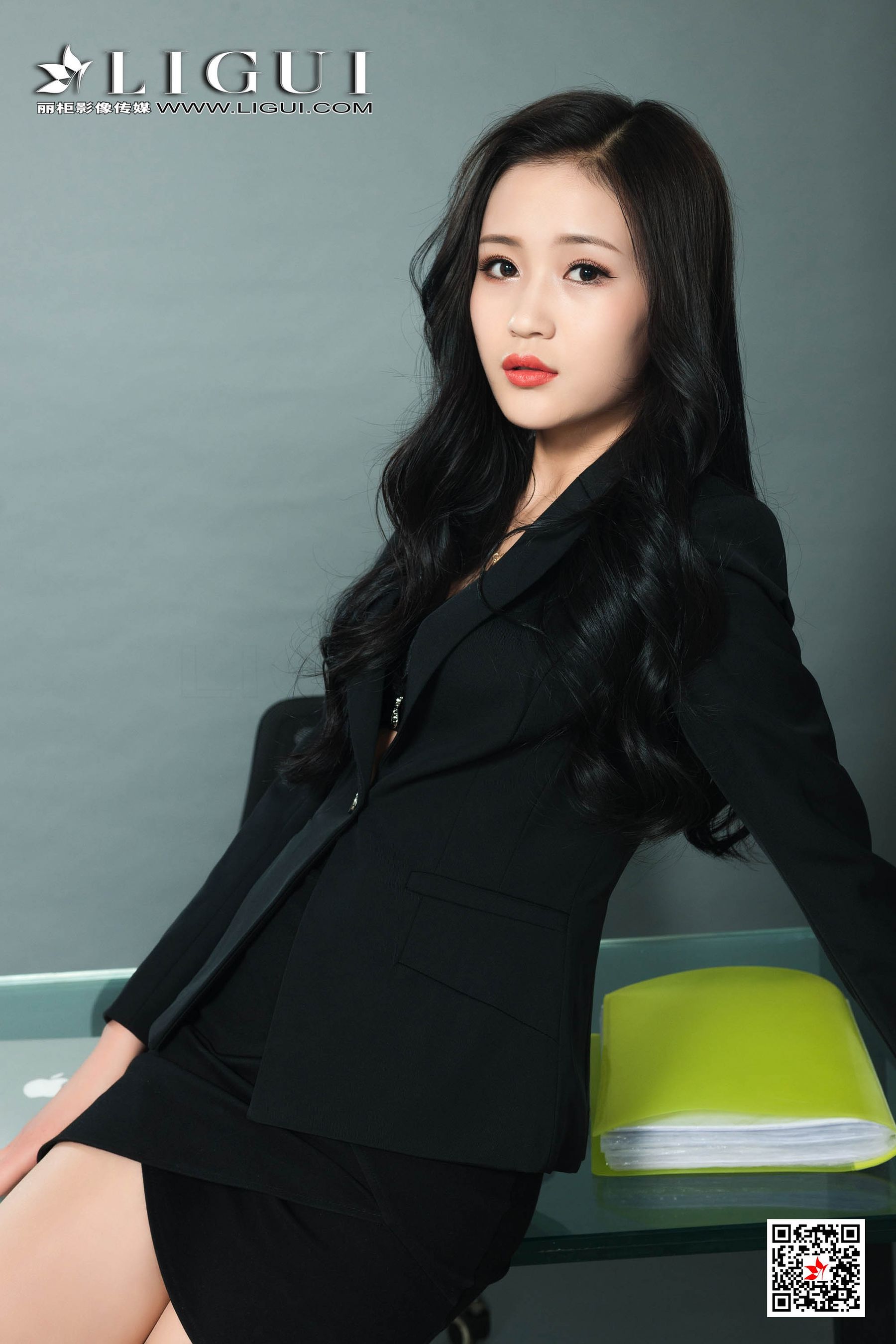 腿模玲玲《肉丝美腿OL》 [丽柜LIGUI] 网络丽人 写第16张