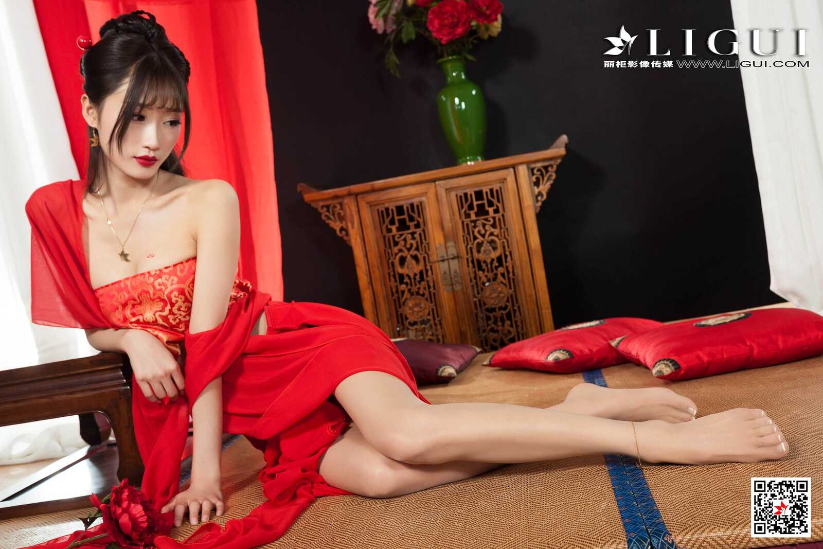 王炜炜《极品古典丝足》 [丽柜LIGUI] 网络丽人 写第3张