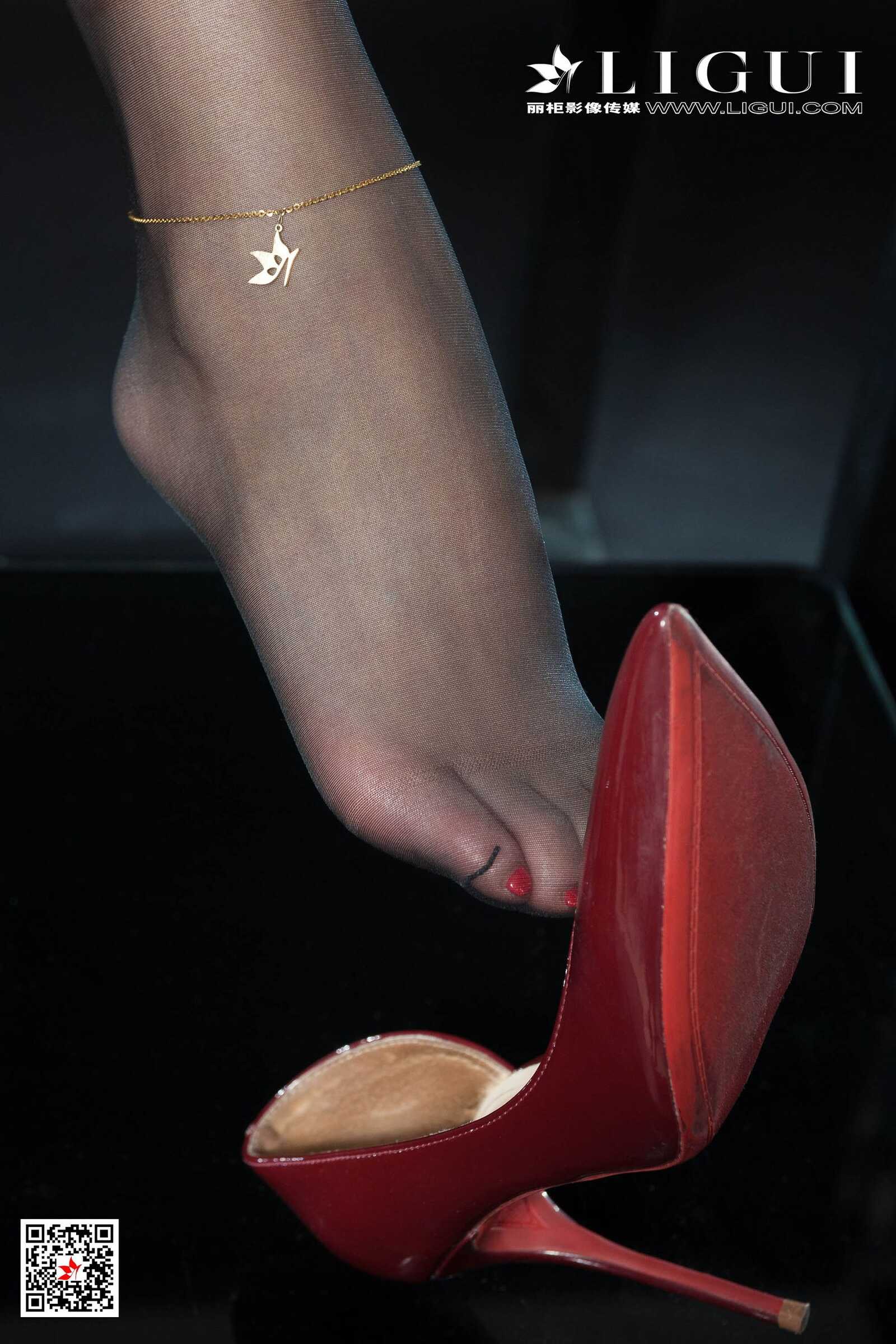 雪糕《极品黑丝空姐丝足》 [丽柜LiGui] 写真集第6张