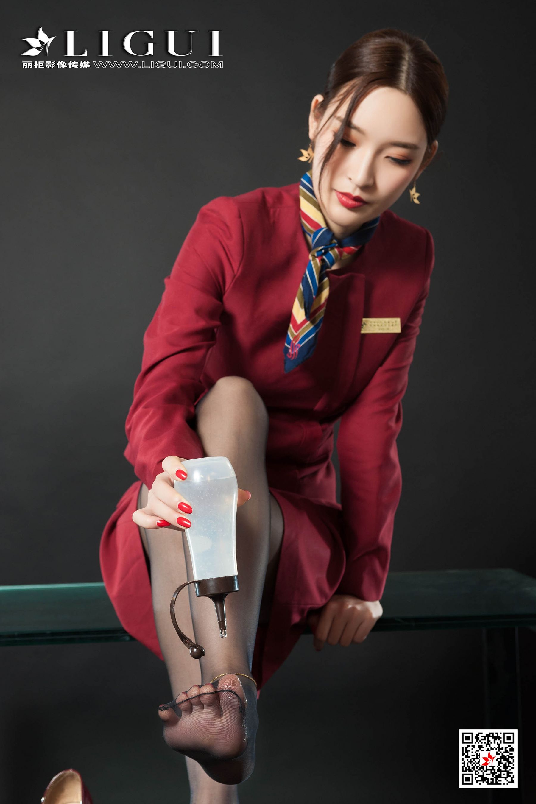 雪糕《极品黑丝空姐丝足》 [丽柜LiGui] 写真集第19张