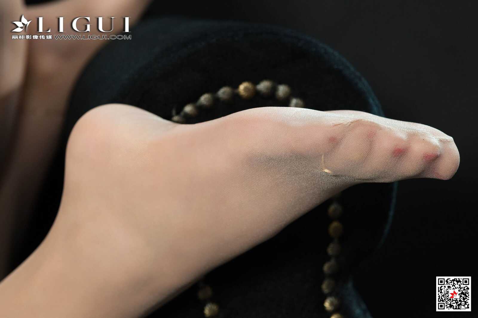 Model 文芮《肉丝人体》 [丽柜LiGui] 丝袜人体摄影第3张