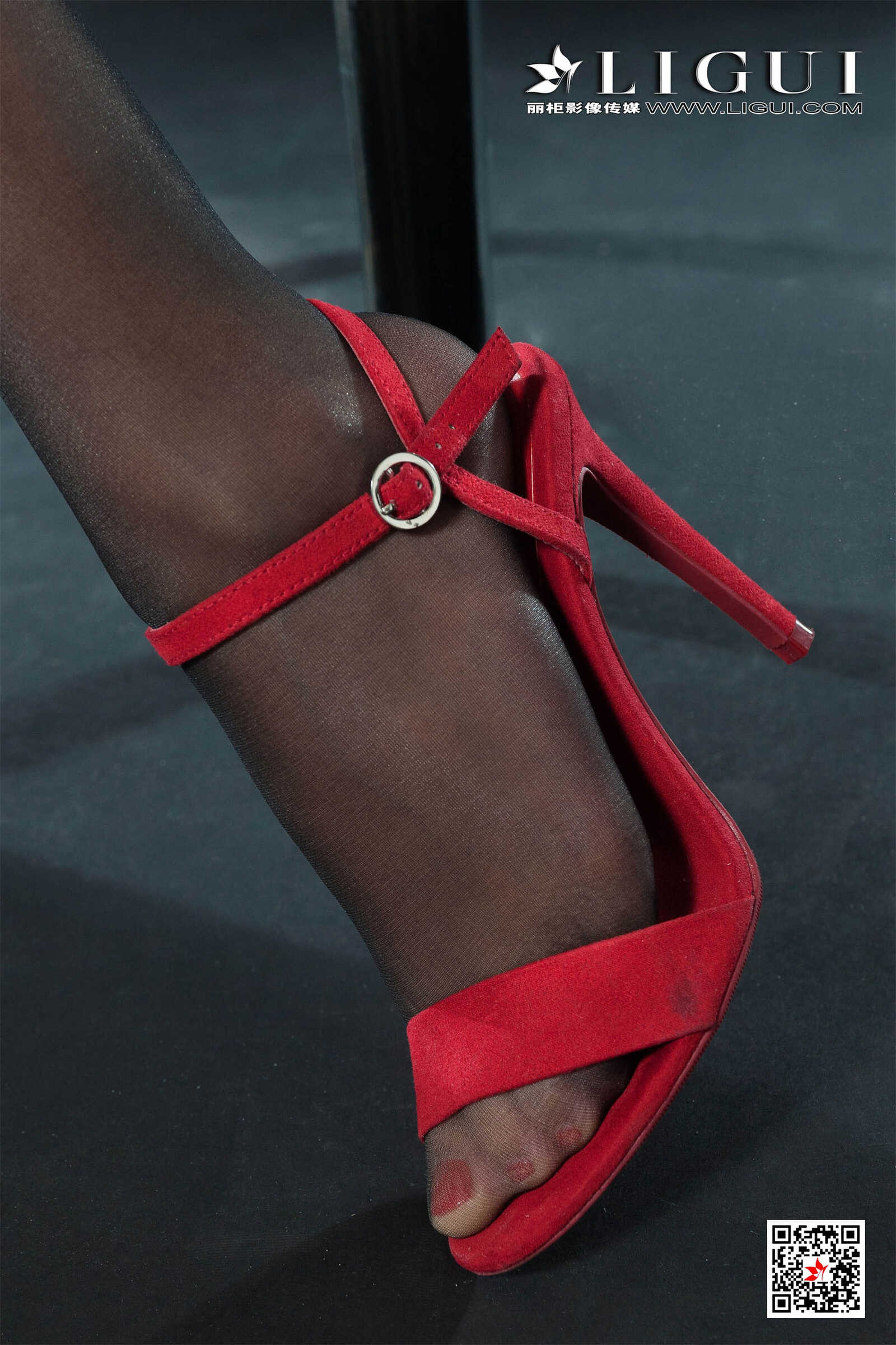 汐汐《黑丝镣铐兔女郎》 [丽柜Ligui] 写真集第14张