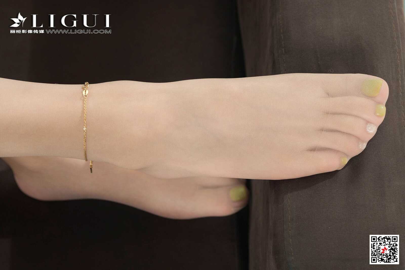 Model 程程《沙发肉丝OL》 [丽柜Ligui] 写真集第9张