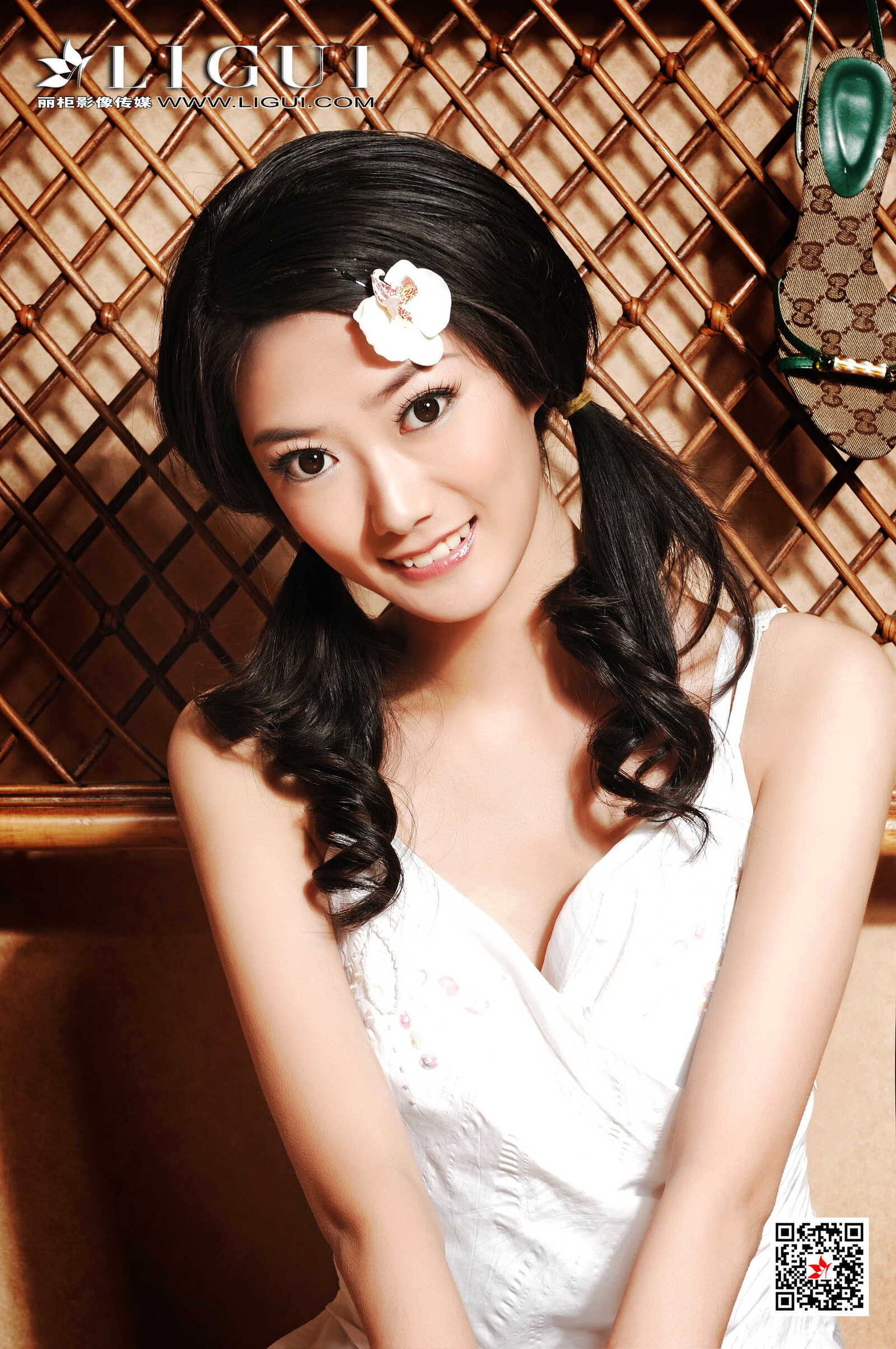 Model 亚男《长腿气质女孩》 [丽柜Ligui] 写真集第6张
