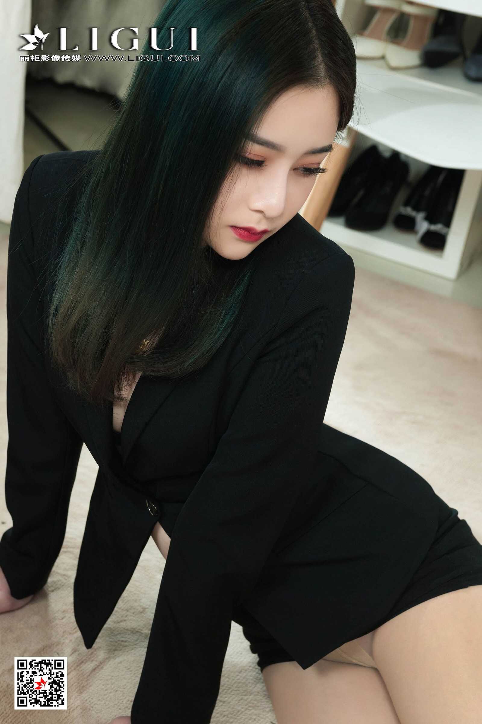 Model 婷婷《绿发秘书》 [丽柜Ligui] 写真集第8张