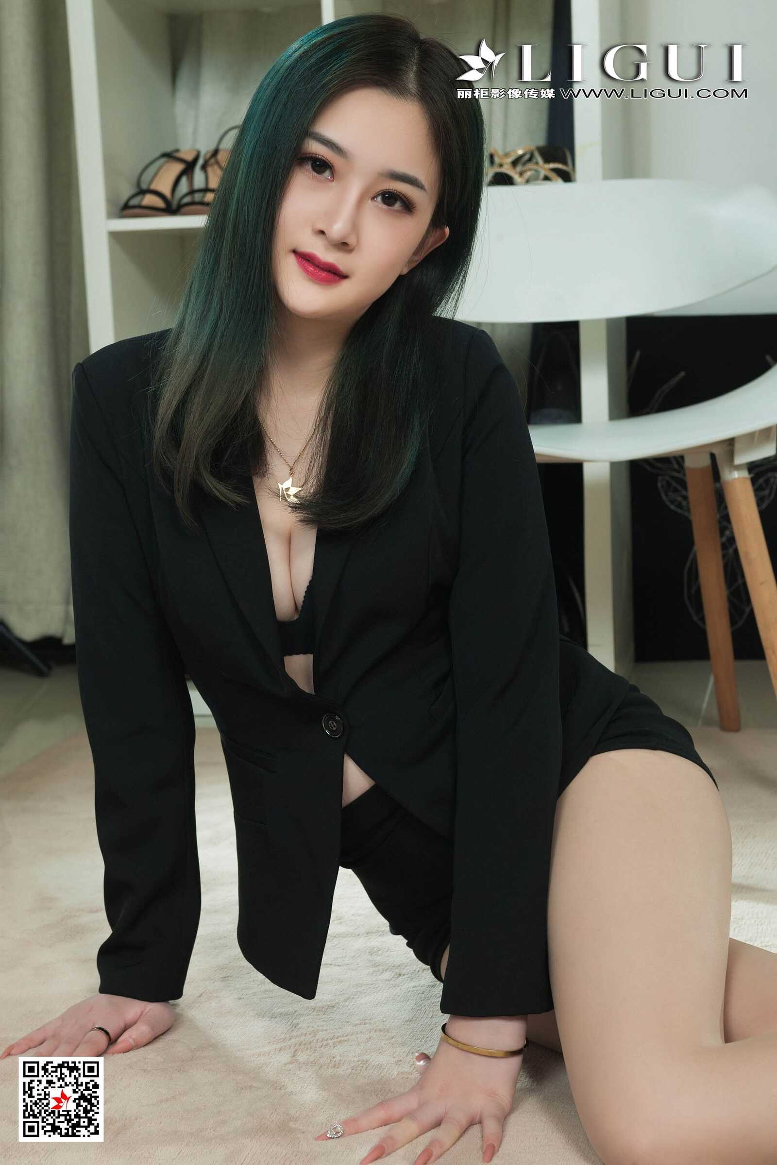 Model 婷婷《绿发秘书》 [丽柜Ligui] 写真集第16张
