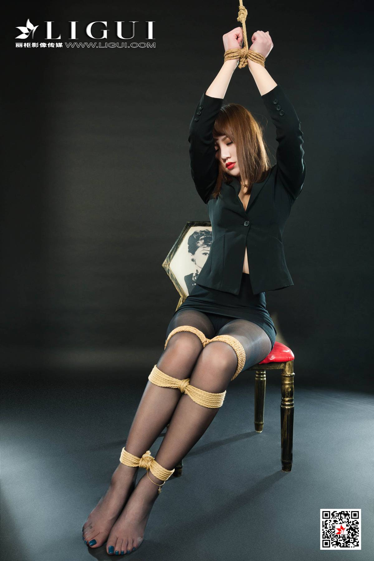 [Ligui丽柜] 2020.11.27《惩戒秘书》多多 在线浏览第2张