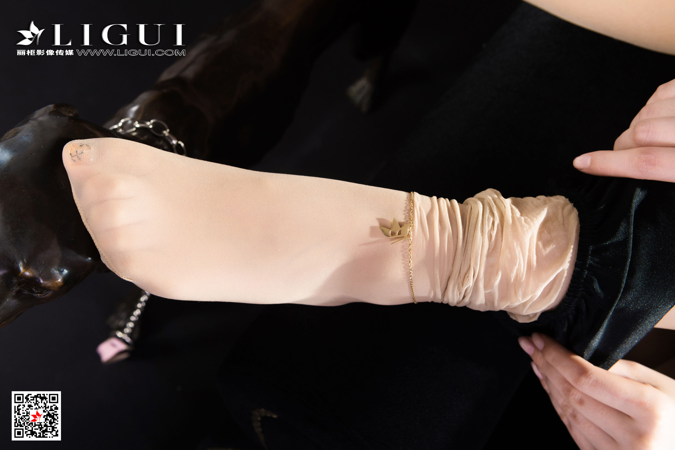 [丽柜Ligui] 雪糕 《香丝霸王花》 丝足写真第24张