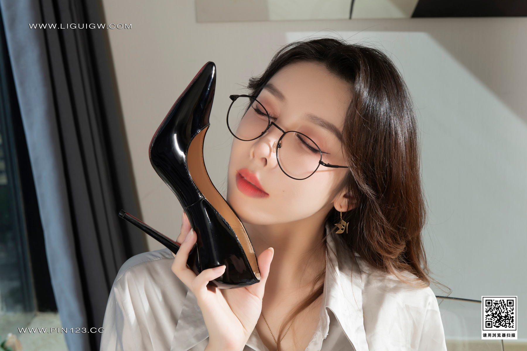 [Ligui丽柜] 2024.09.09《灰丝女秘》兔子第21张