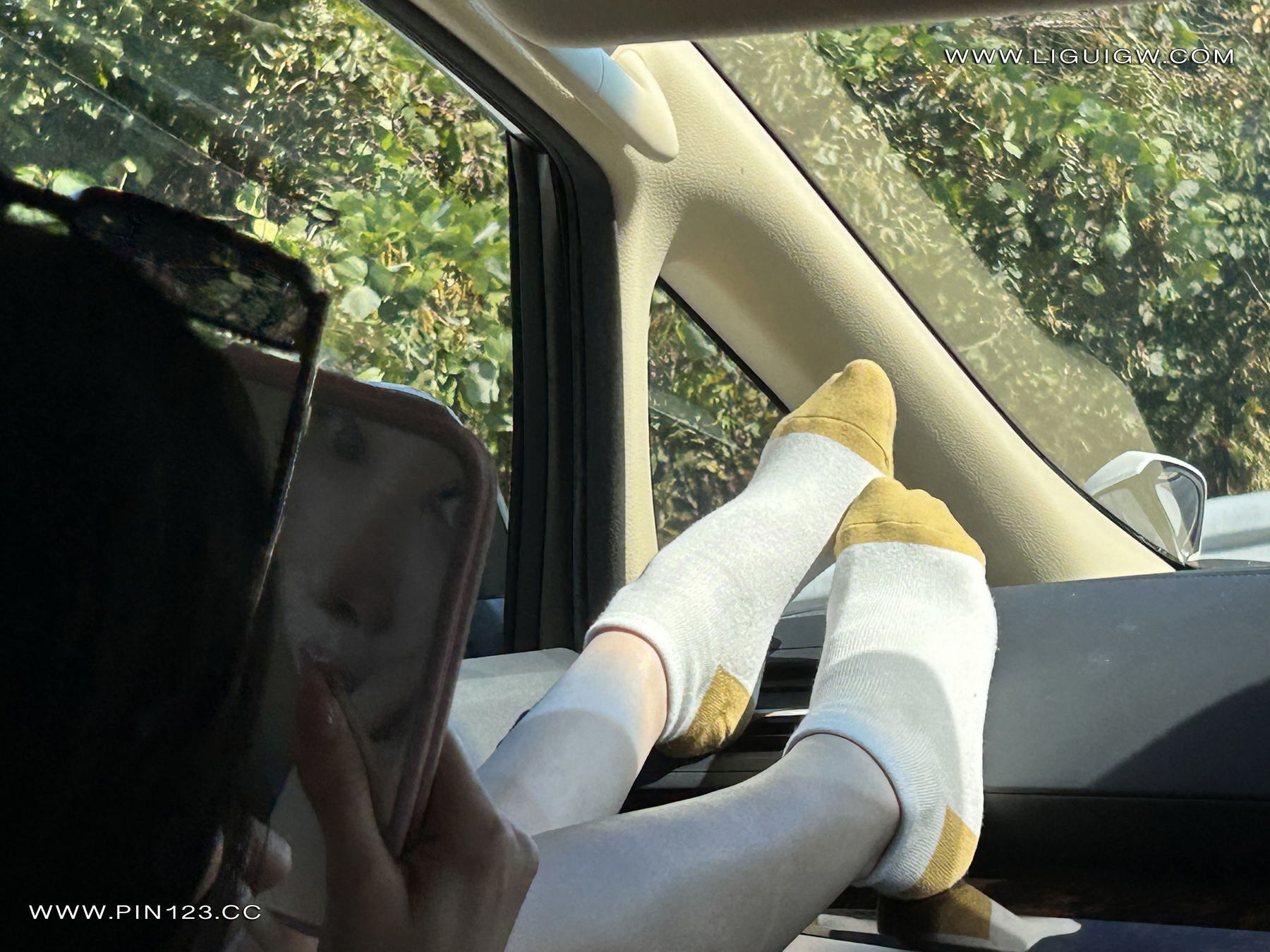 [Ligui丽柜] 2024.11.14《兔子日本旅拍花絮图片》兔子第11张