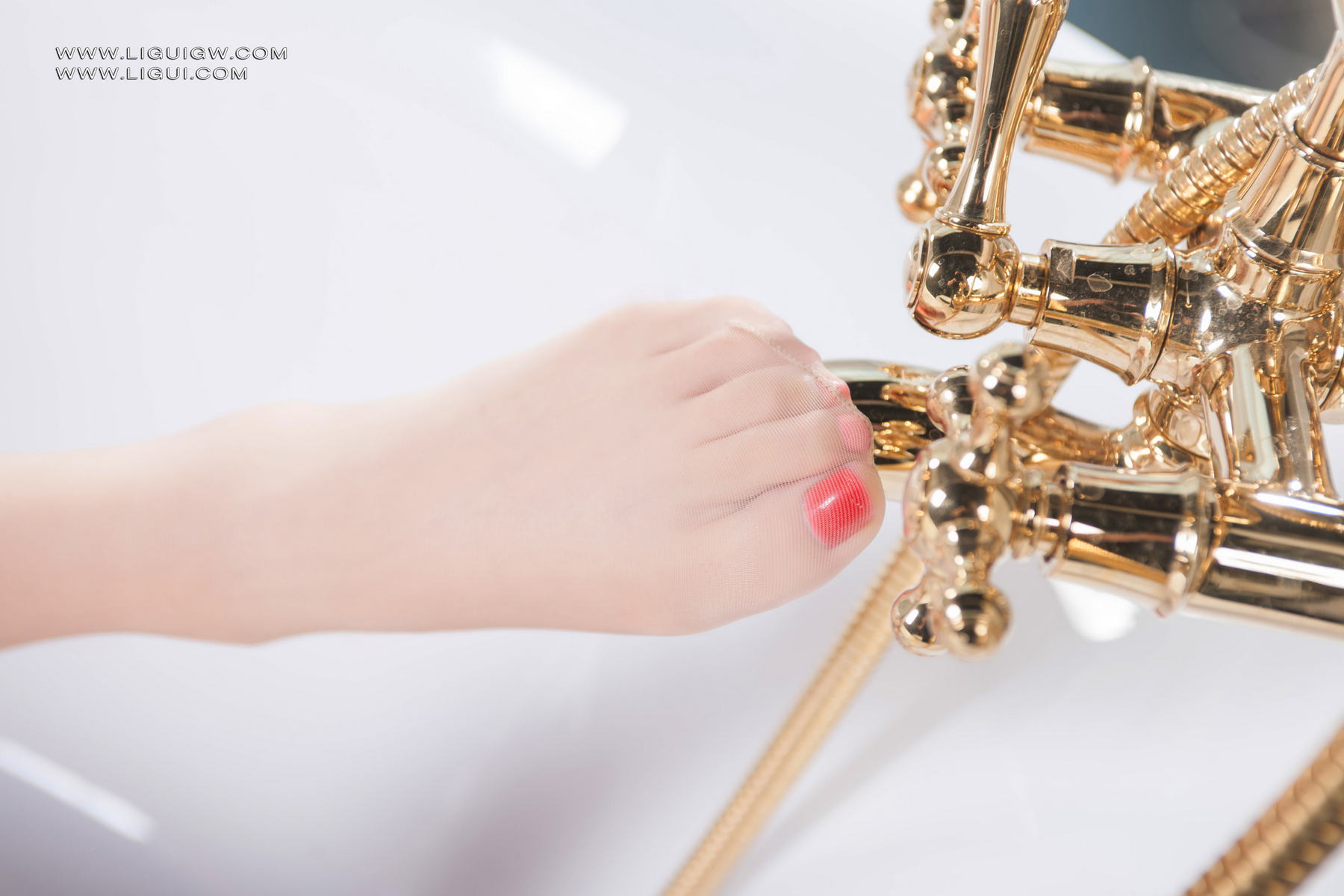 [Ligui丽柜] 2025.05.21 白纱浴缸魅惑时刻 Zi‘er第16张