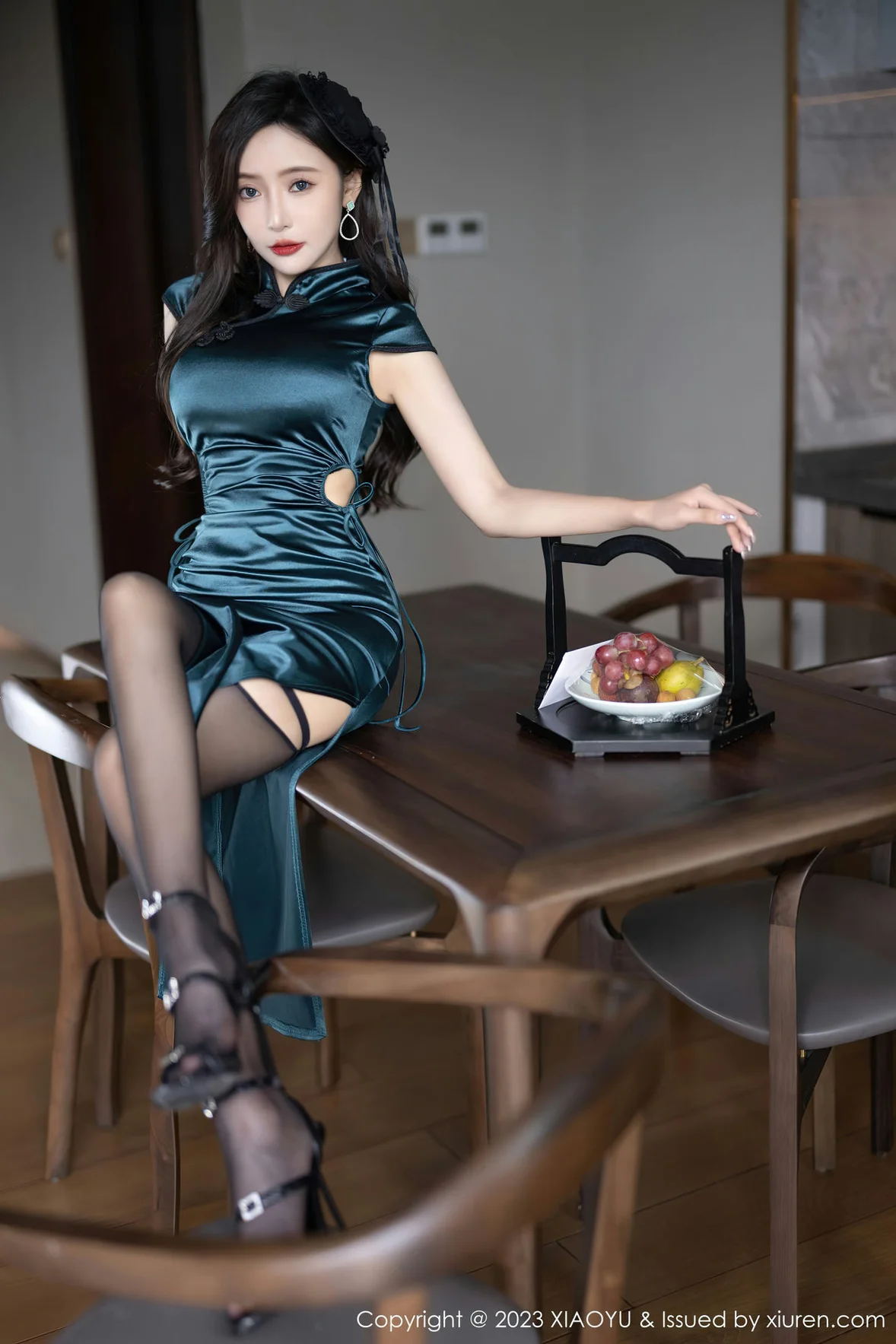  XIAOYU 语画界 Vol.1048 王馨瑶 暗绿色旗袍 [85P]第13张