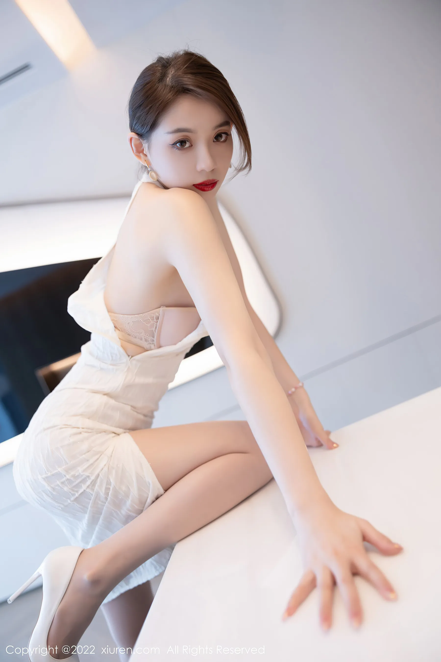 秀人网 No.4691 言沫 连衣裙丝袜写真第24张