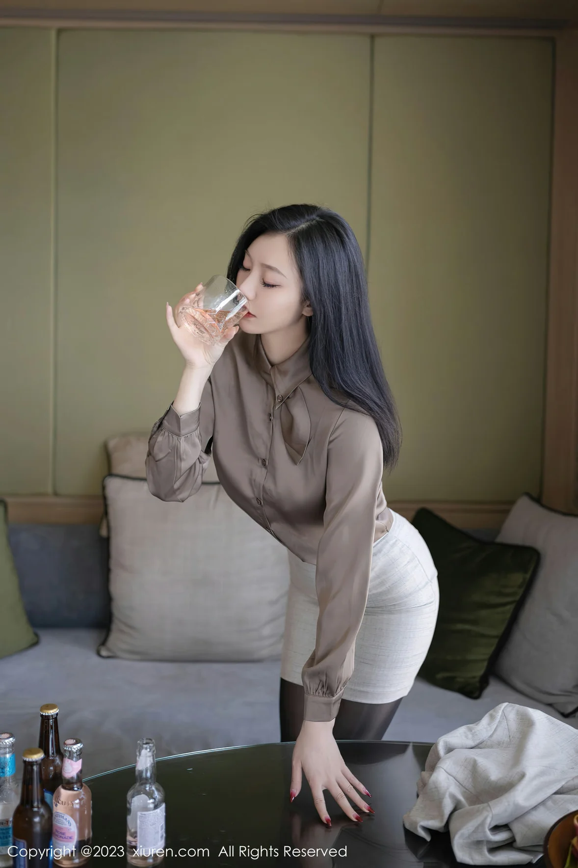  XiuRen 秀人 No.6951 安然anran 灰色职业Ol泰国旅拍 [80P]第5张