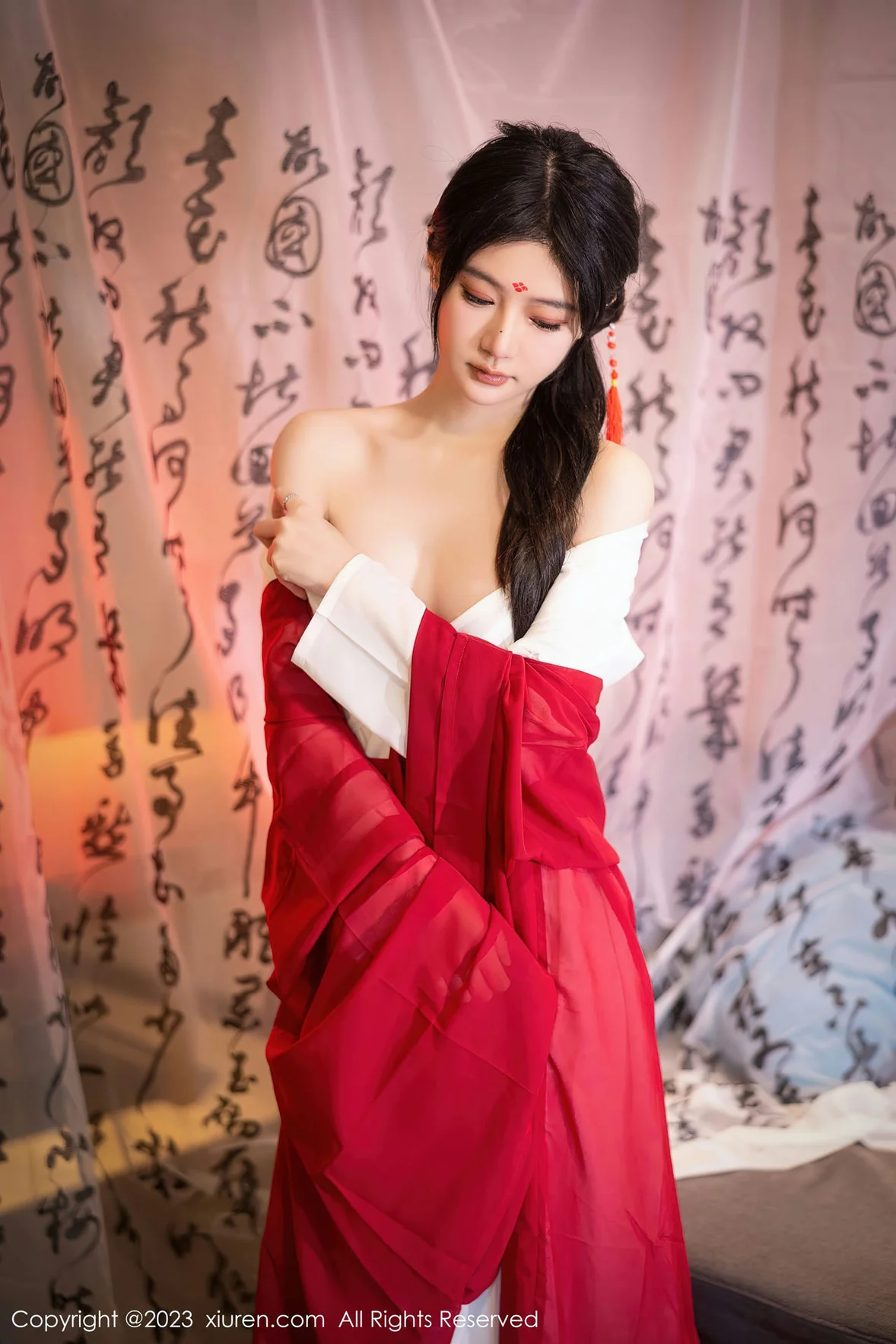  XiuRen 秀人 No.7192 幼幼 红色古装性感写真 [93P]第4张