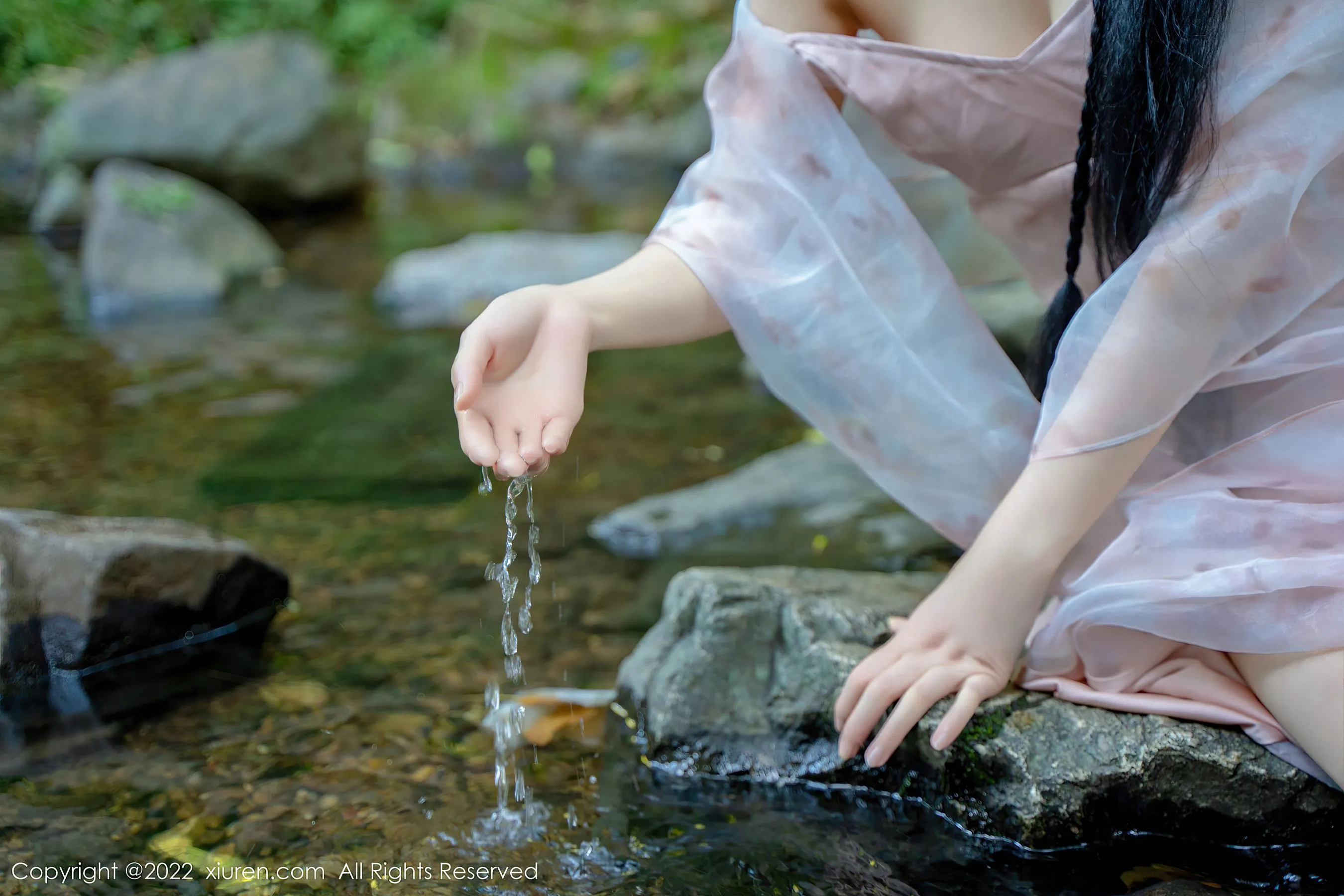  秀人网 No.5690 婠婠么 美腿长裙第5张