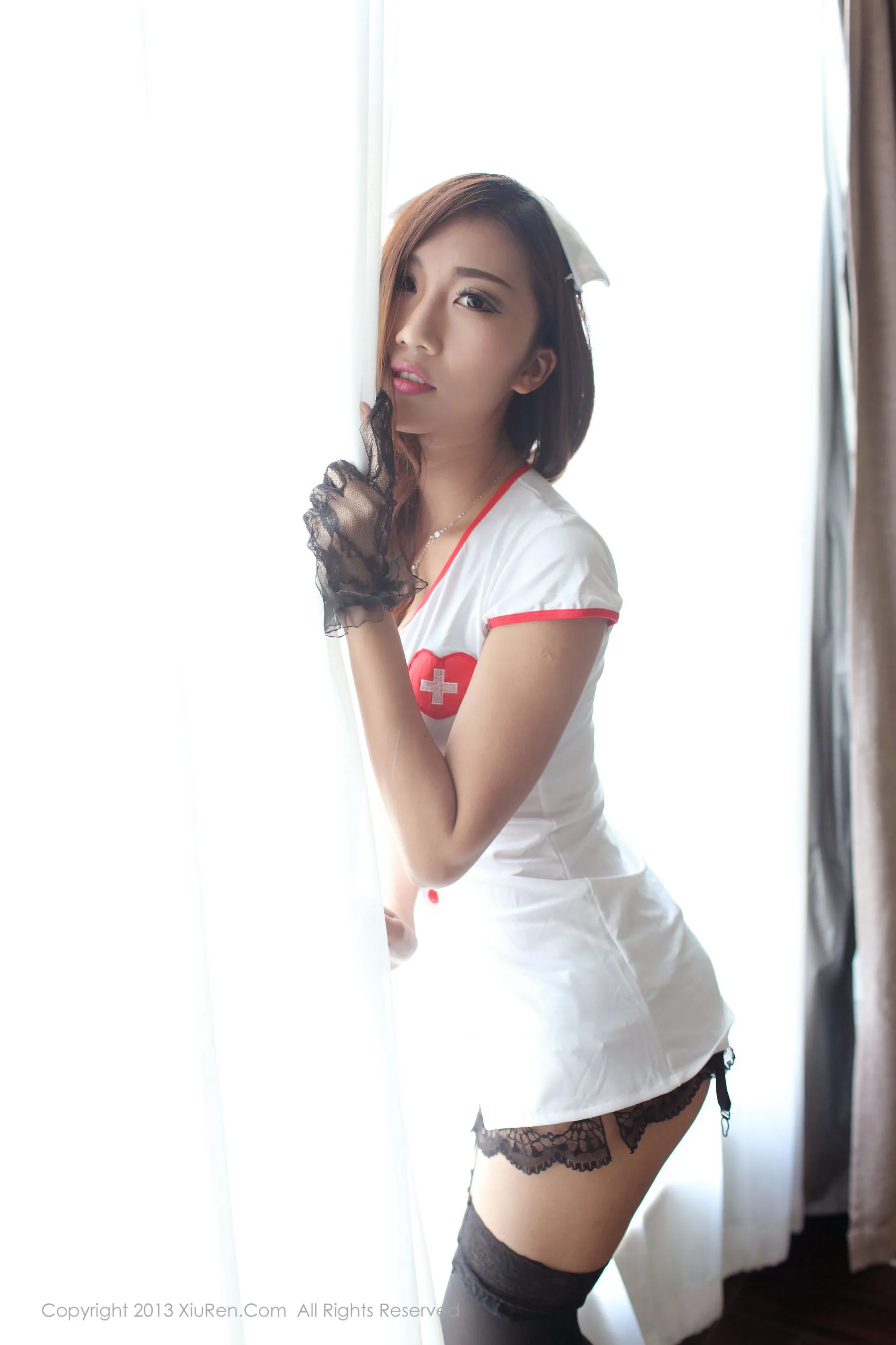 霸气欣欣爷《霸气女人上演霸气黑丝女护士》 秀人网 No.040第3张