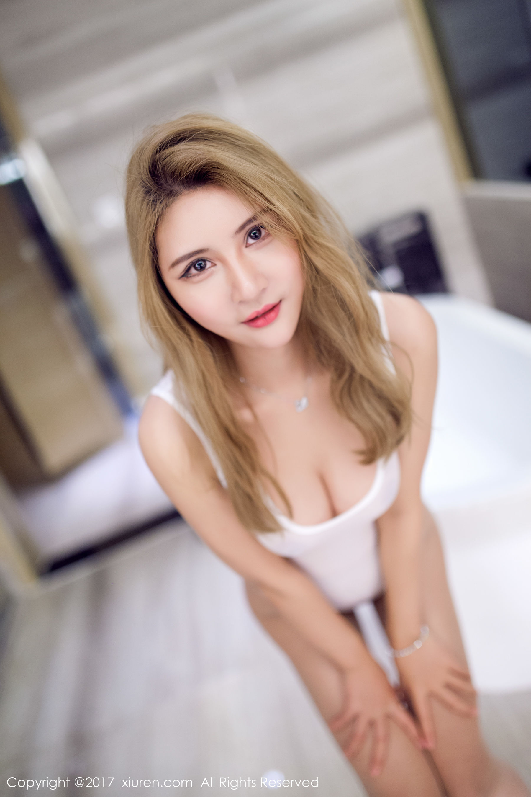  SOLO-尹菲《OL装+透明高叉泳衣》 秀人 NO.857第14张