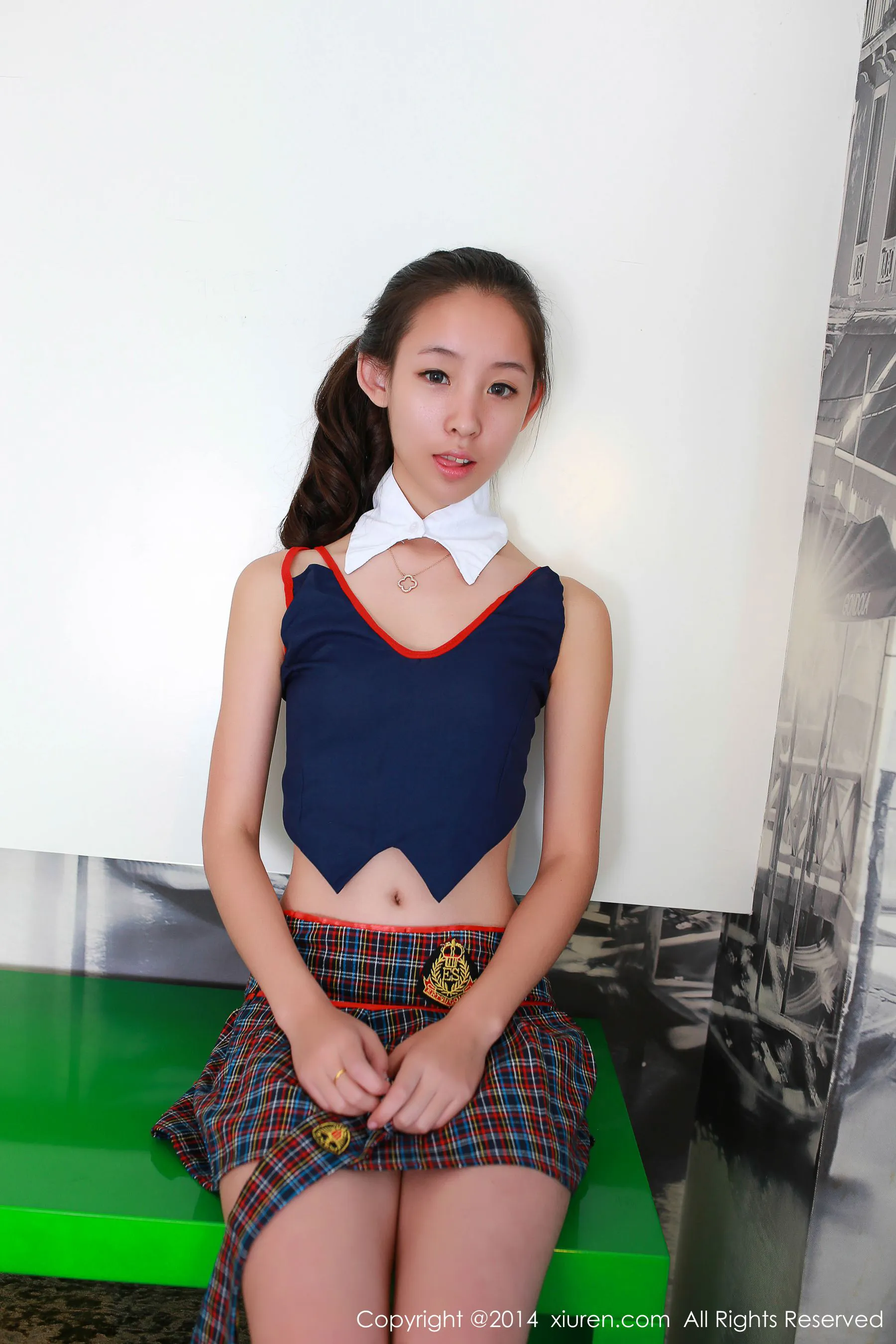  梓萱Crystal《制服私房系列》 秀人网 No.241第4张
