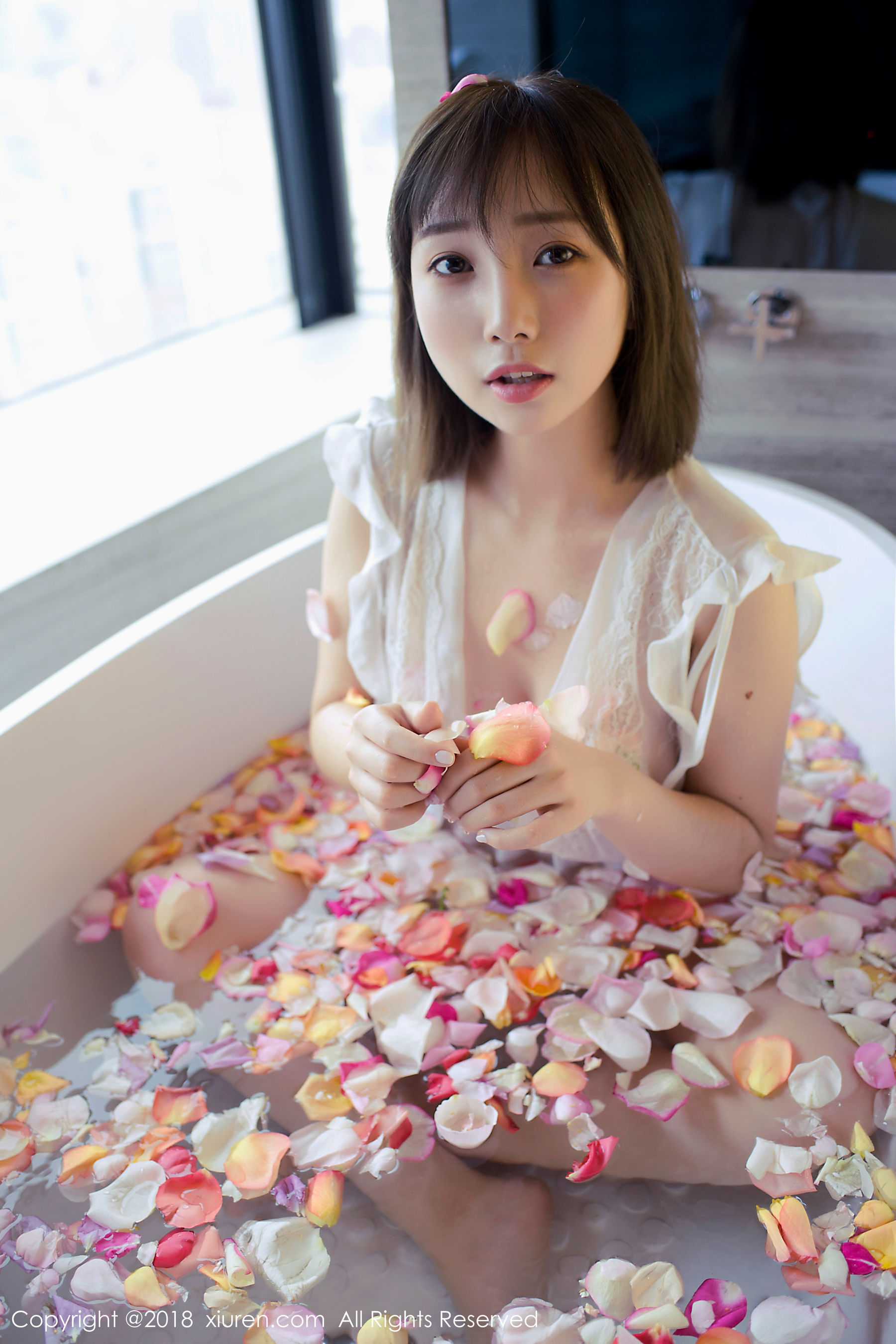 枝恩《短发百变大美女》 秀人网XIUREN No.981第1张