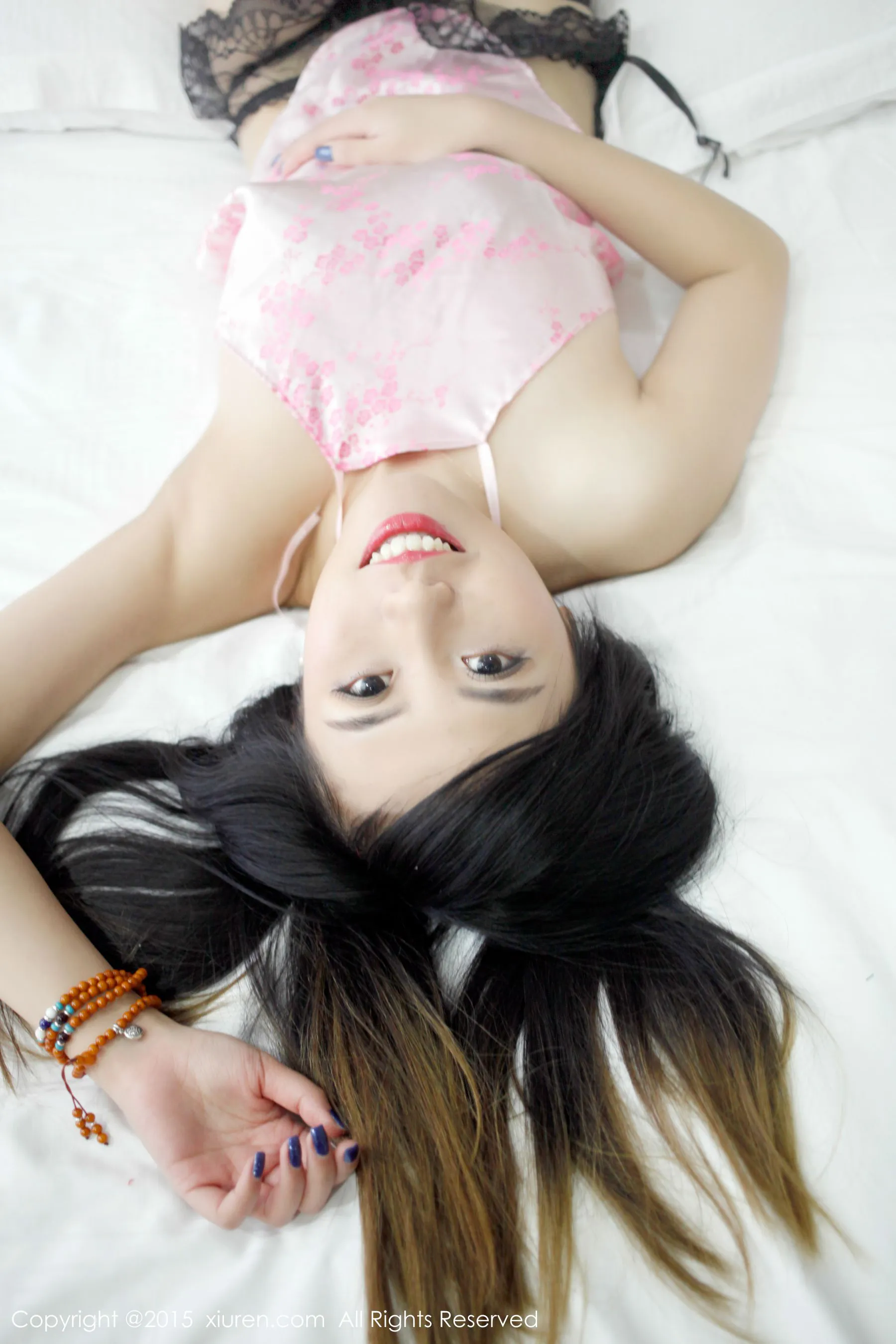  谢忱倬《圣诞妹子+小肚兜系列》 秀人网 No.290第15张