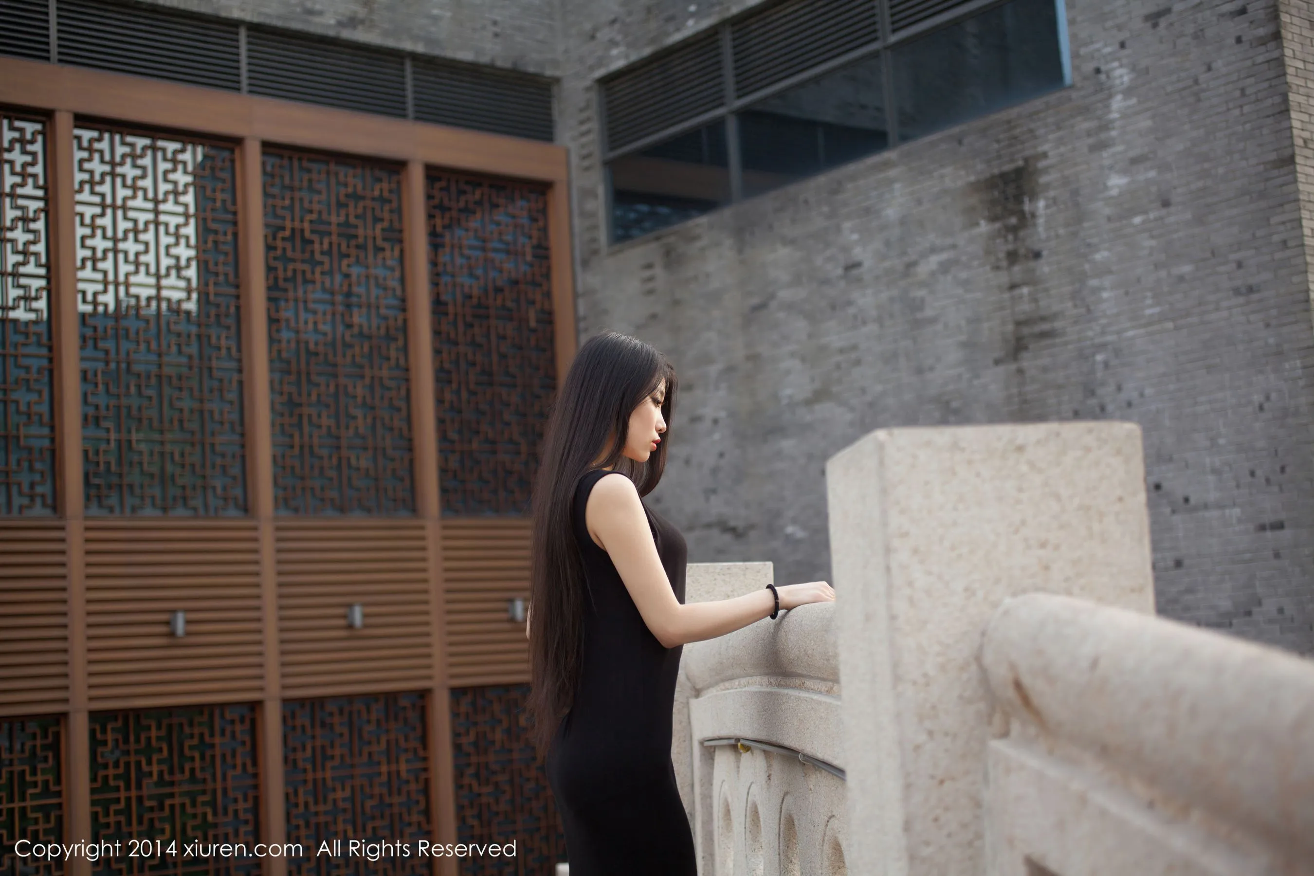 无敌美臀妹子战姝羽Zina 秀人网 No.169第4张