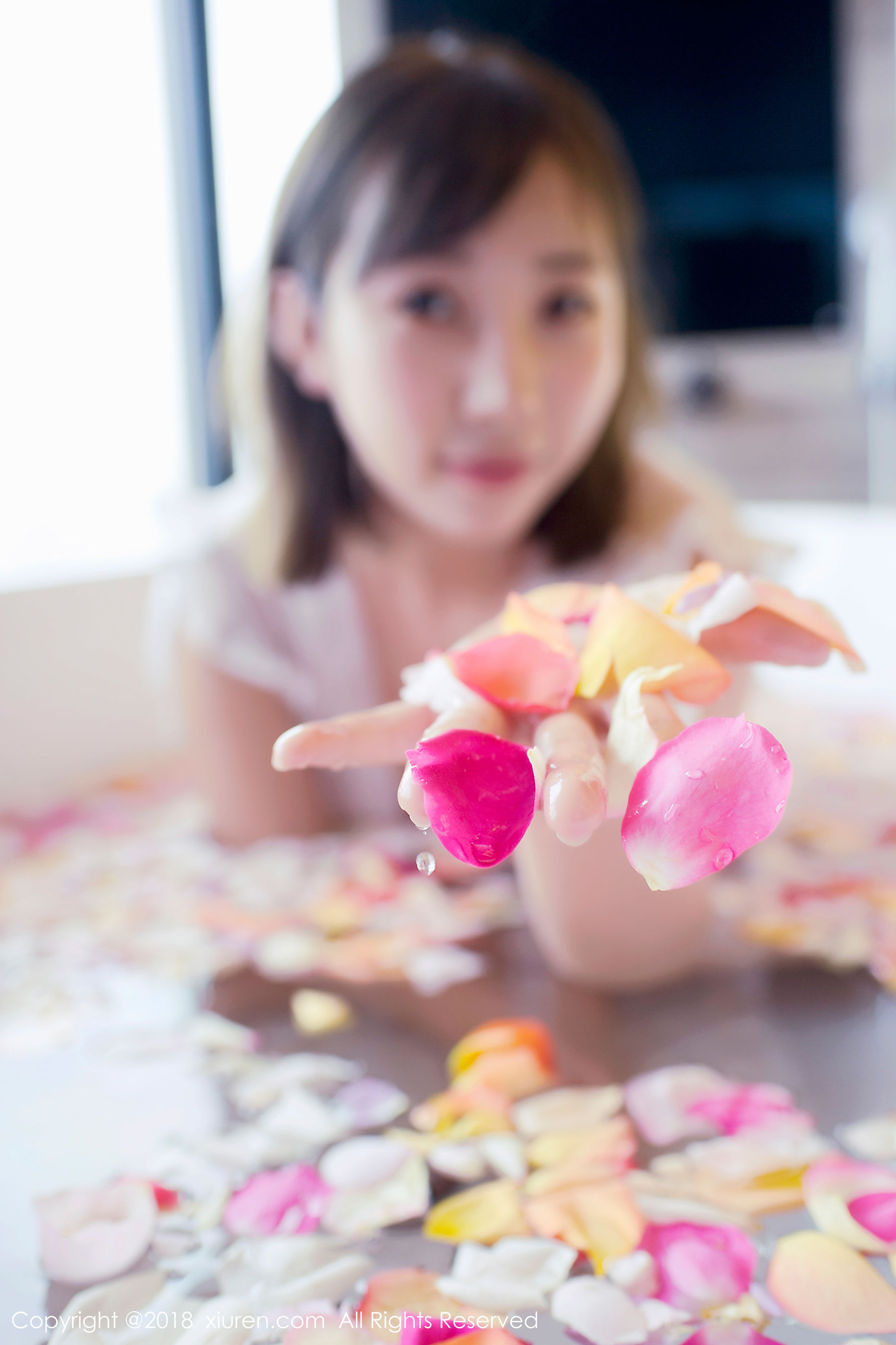 枝恩《短发百变大美女》 秀人网XIUREN No.981第4张