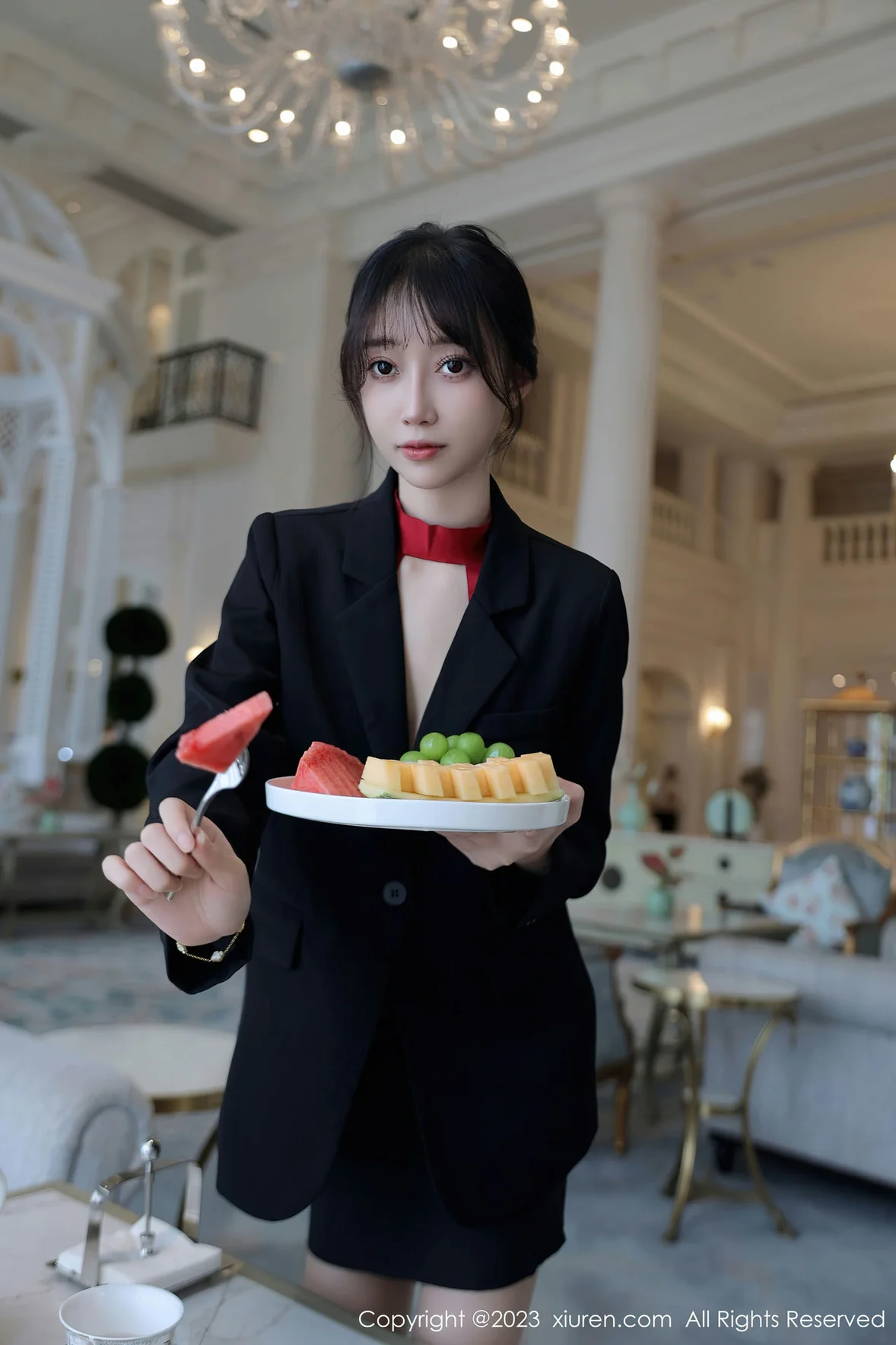  XiuRen 秀人 No.7102 玥儿玥er 红色情趣杭州旅拍 [64P]第2张