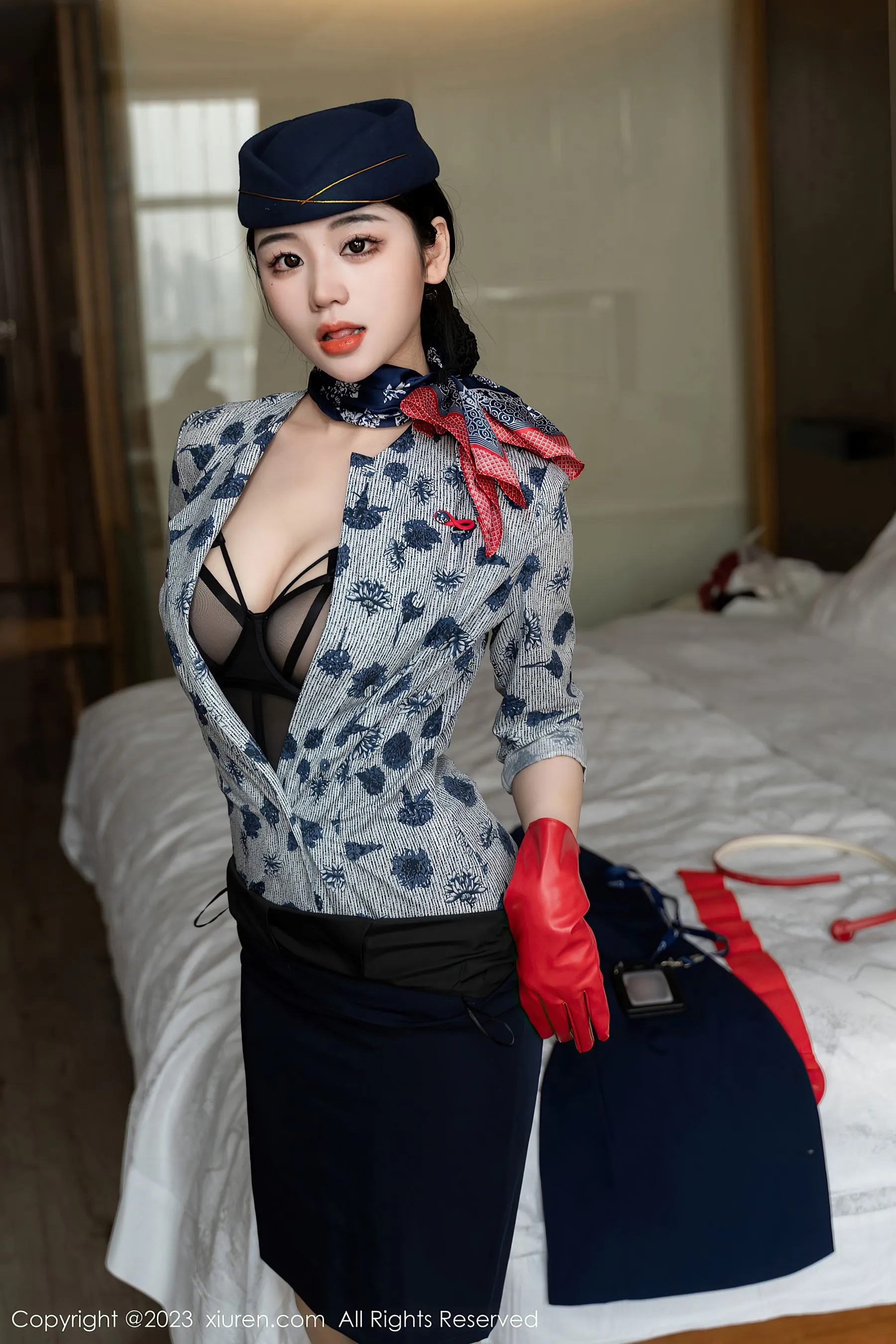  秀人网 No.6790 汐汐爱吃草莓 制服美臀第3张