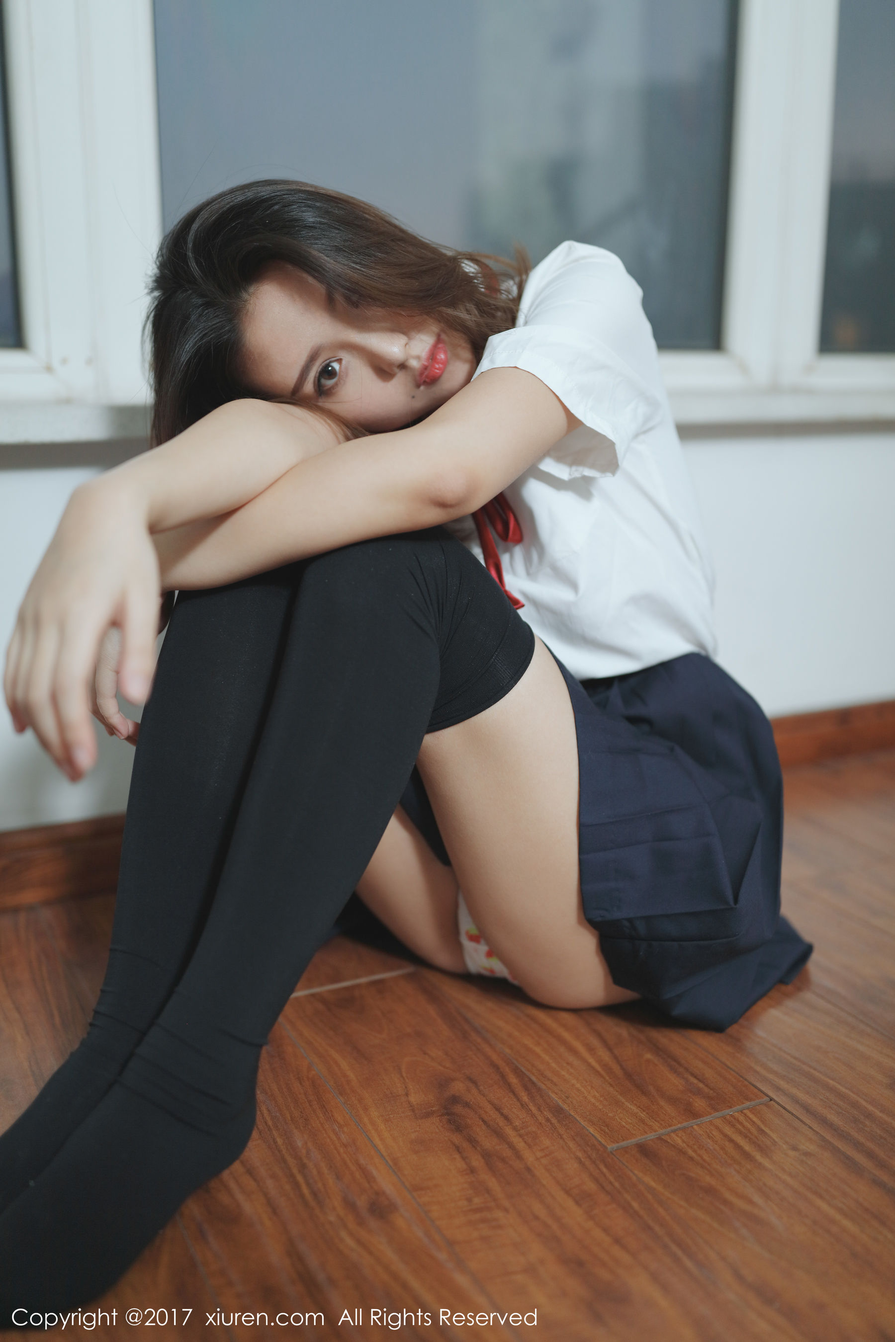  小魔女奈奈《学生装+草莓内衣》 秀人网XIUREN No.726第5张