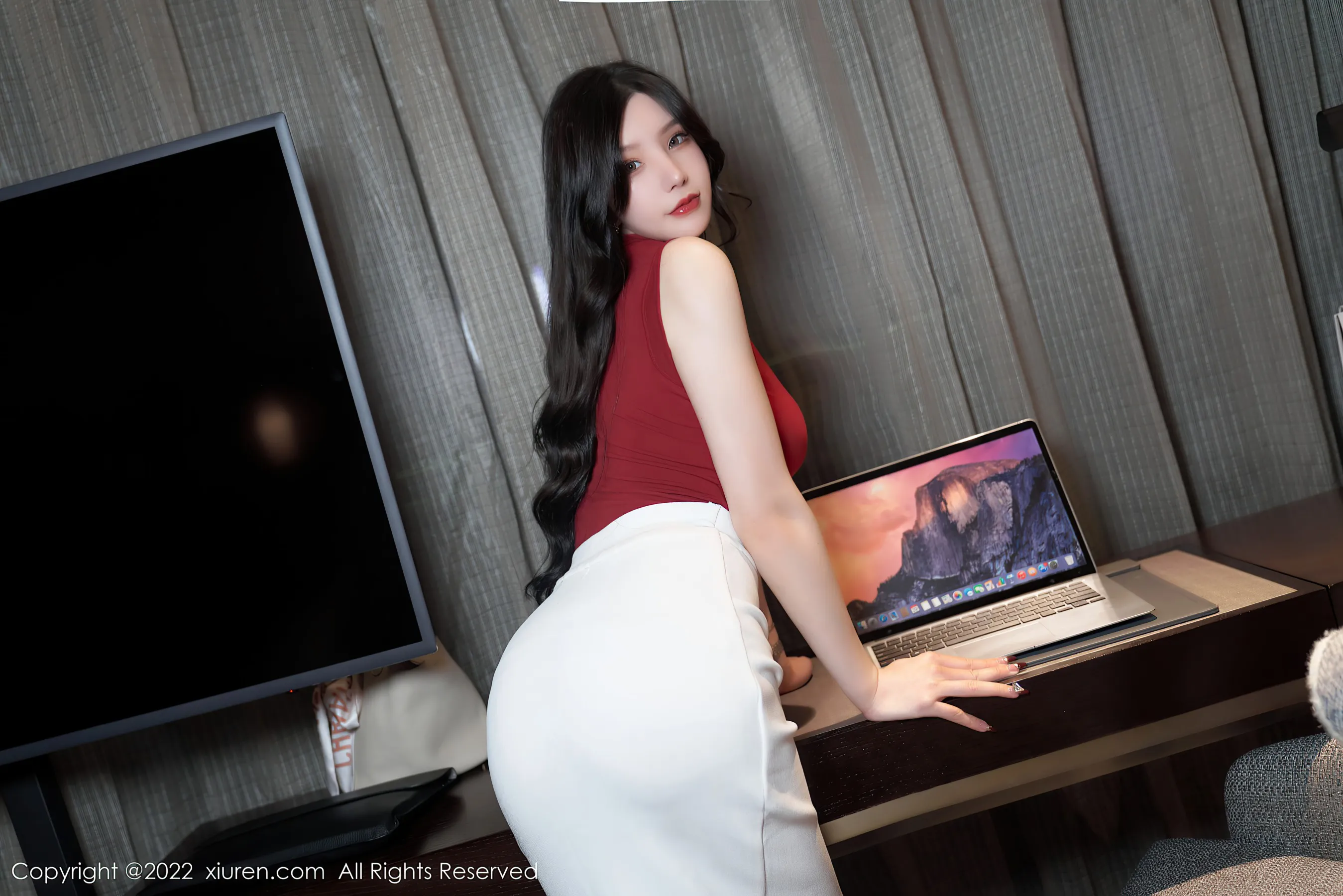  秀人网 No.4728 周于希Sally 丝袜美臀职场写真第5张