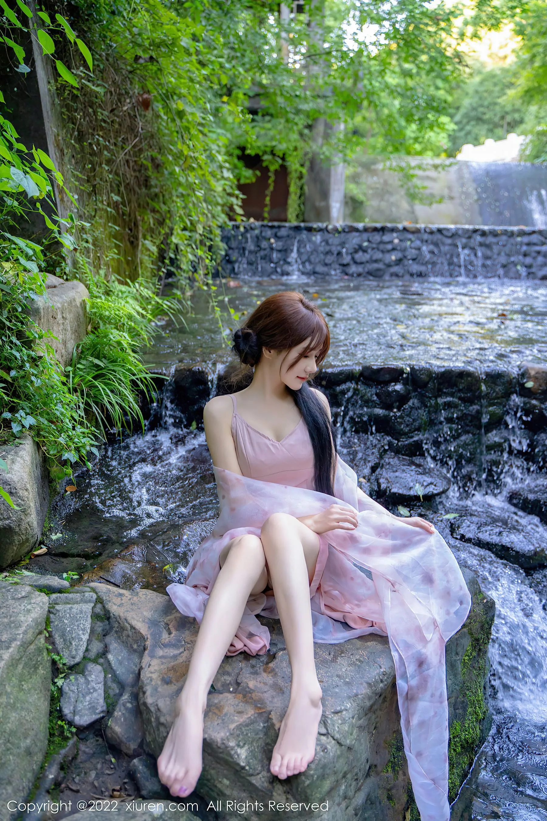  秀人网 No.5690 婠婠么 美腿长裙第10张