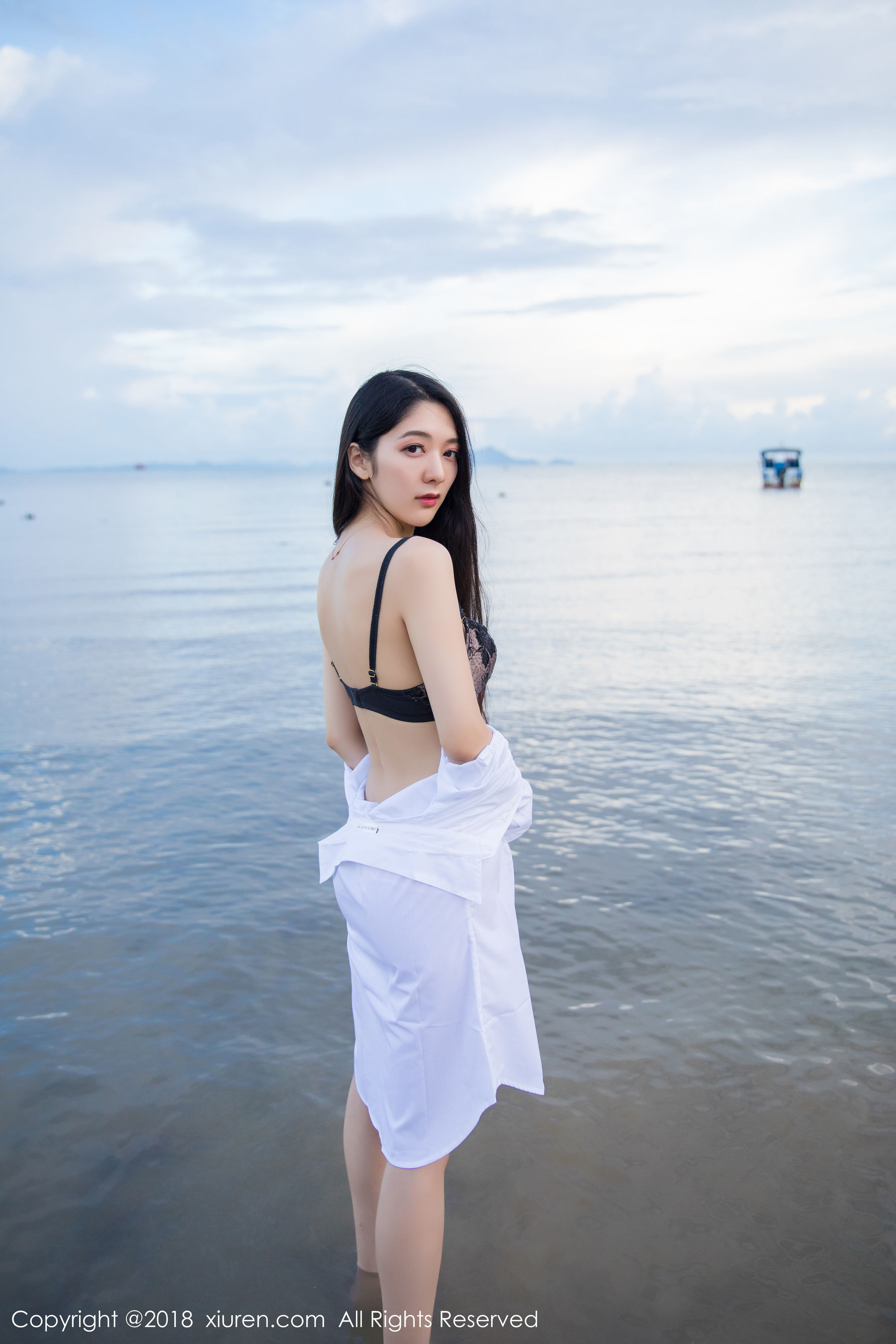 小热巴《白衬衫加蕾丝内衣系列》 XiuRen 秀人网 No.962第10张