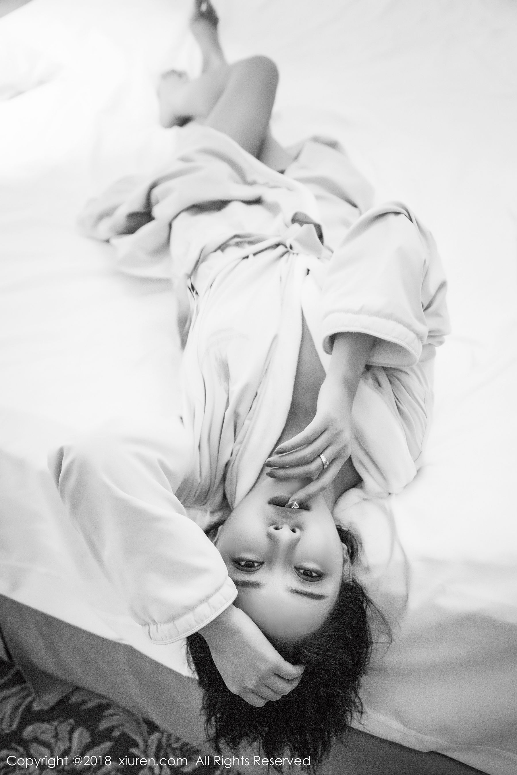 女神@廿十《长裙街拍+内衣+浴袍》 秀人 No.935第20张